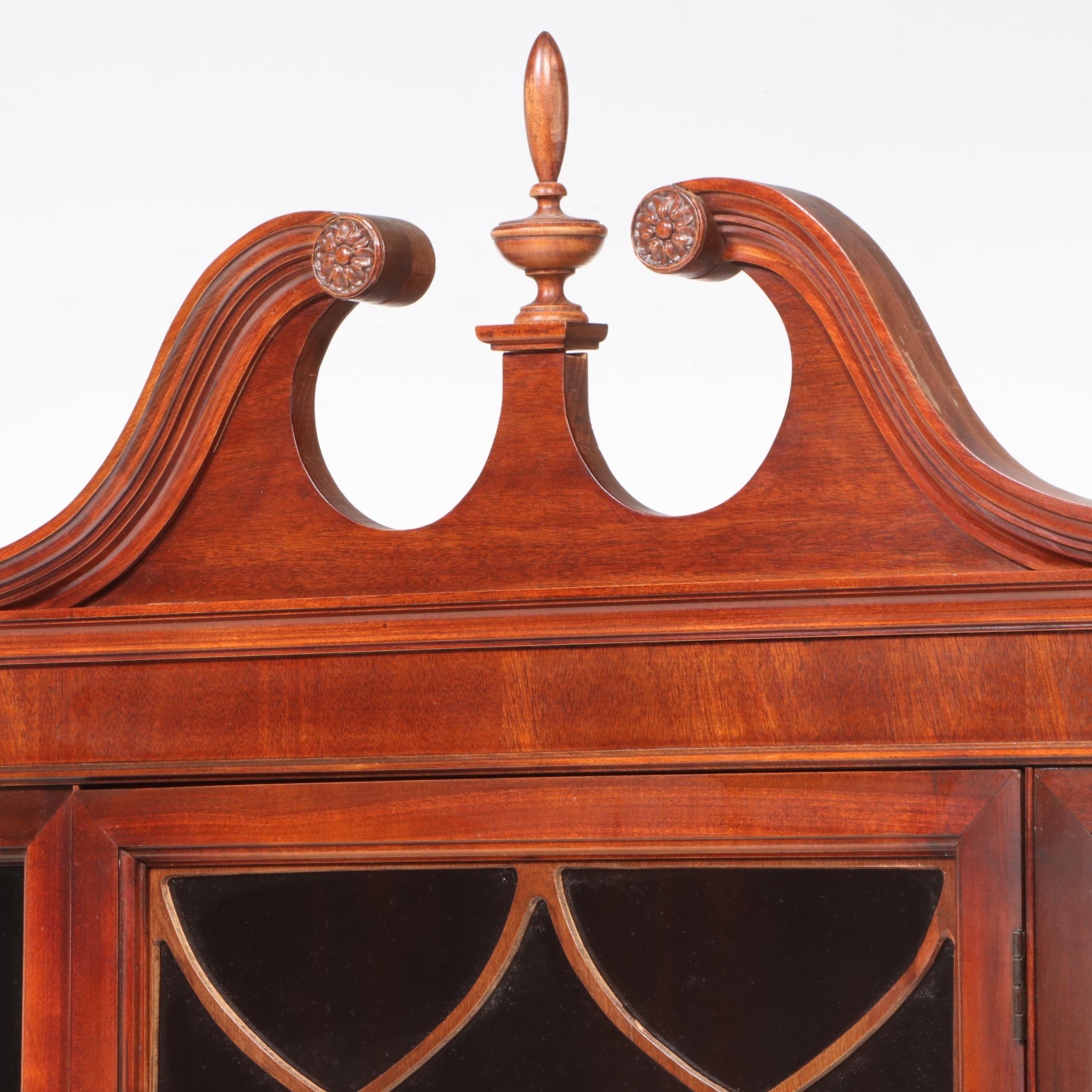 Mengel Furniture Federal Style Mahogany China Cabinet, 20th Century
