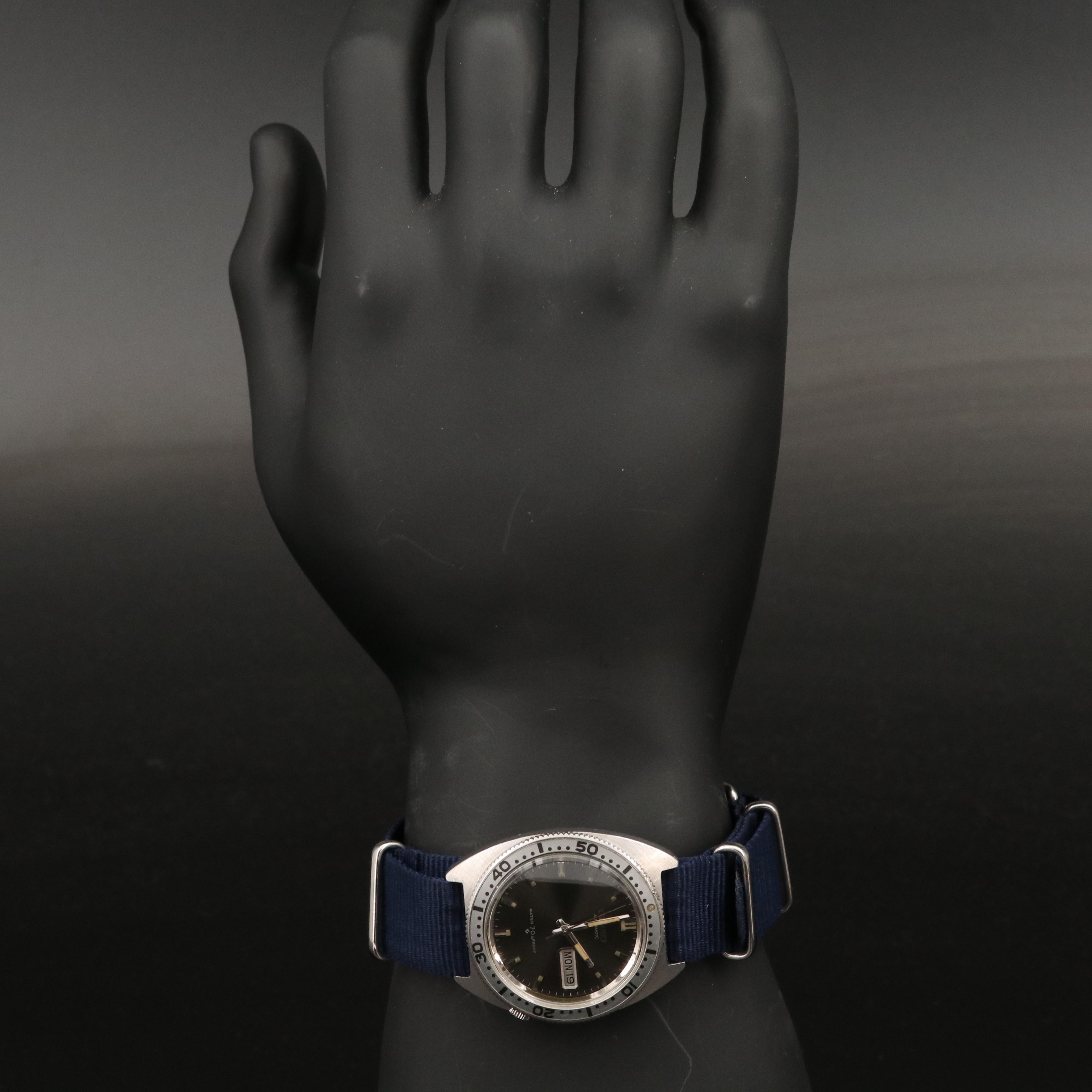 1968 Seiko 6106-8100 Sports-Diver Stainless Steel Automatic Watch