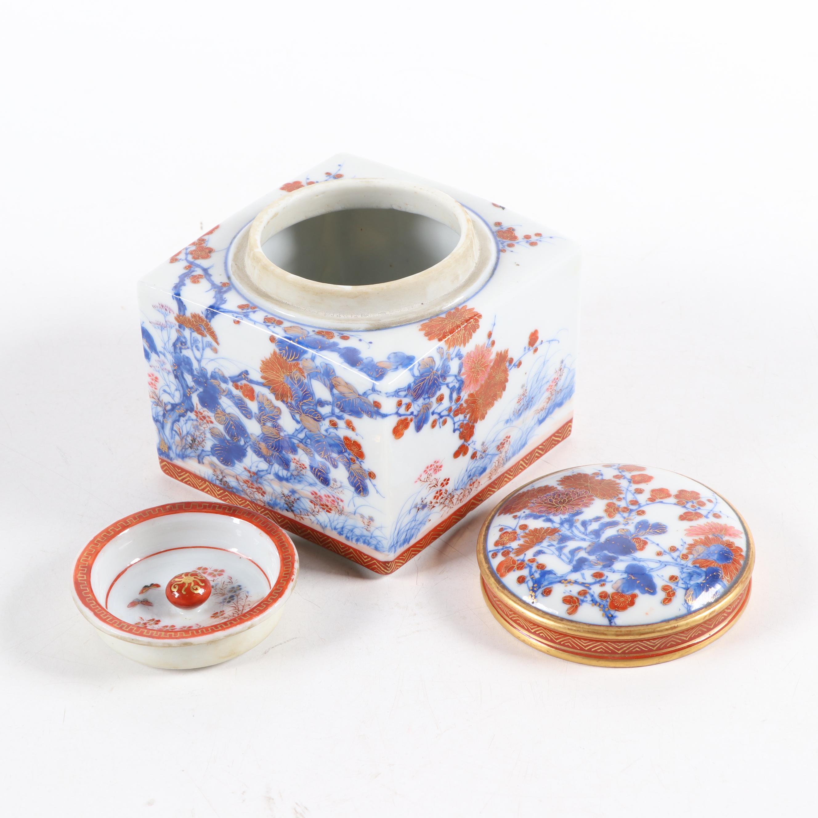 Japanese Porcelain Double-Lidded Ink Pot