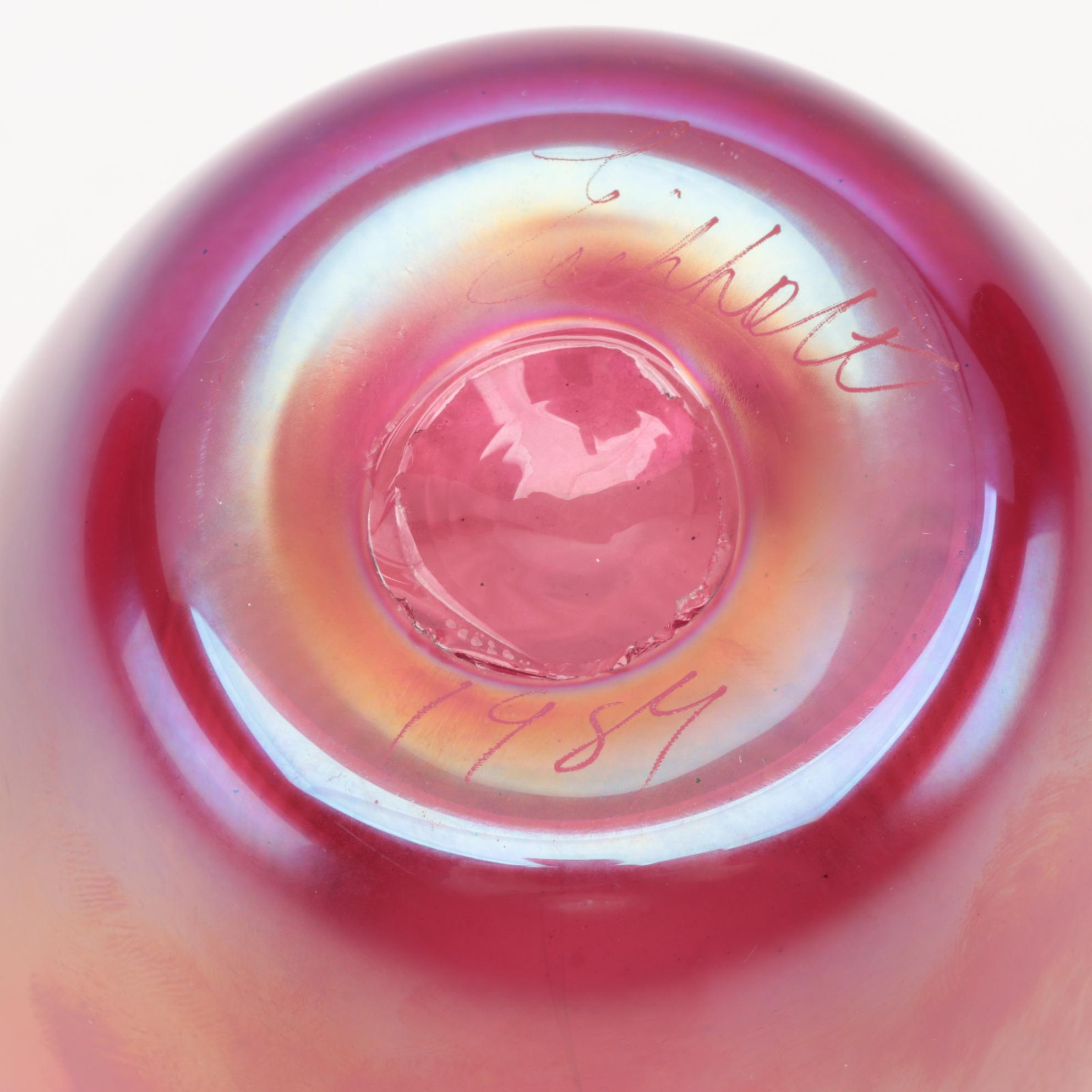 Robert Eickholt Handblown Iridescent Pulled Feather Art Glass Vase, 1984