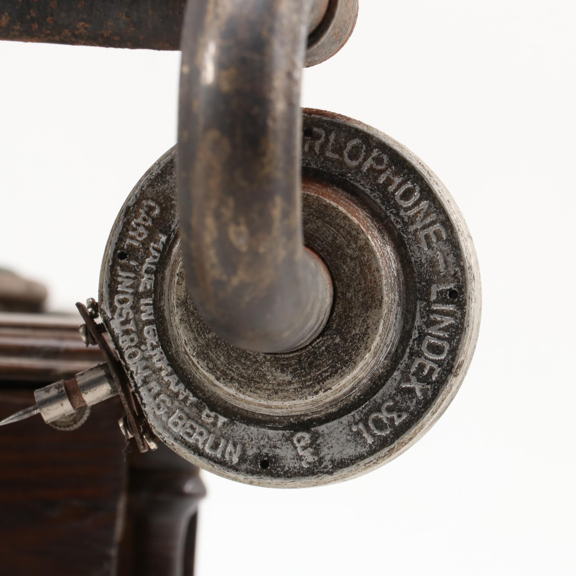 Tabletop Gramophone with Parlophone Lindex-301 Soundbox