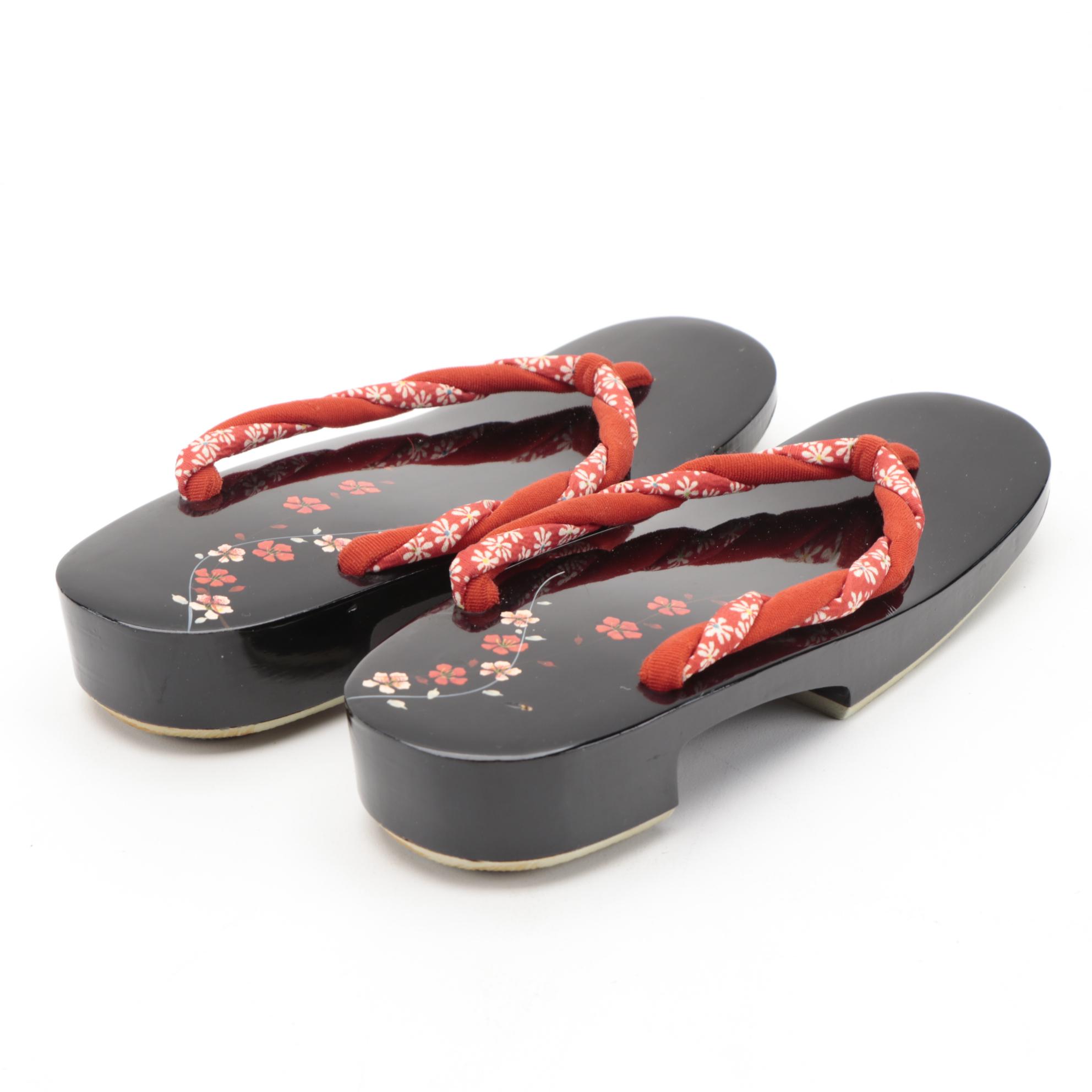 Japanese Zori Style Sandals in Lacquered Wood with Foam Soles