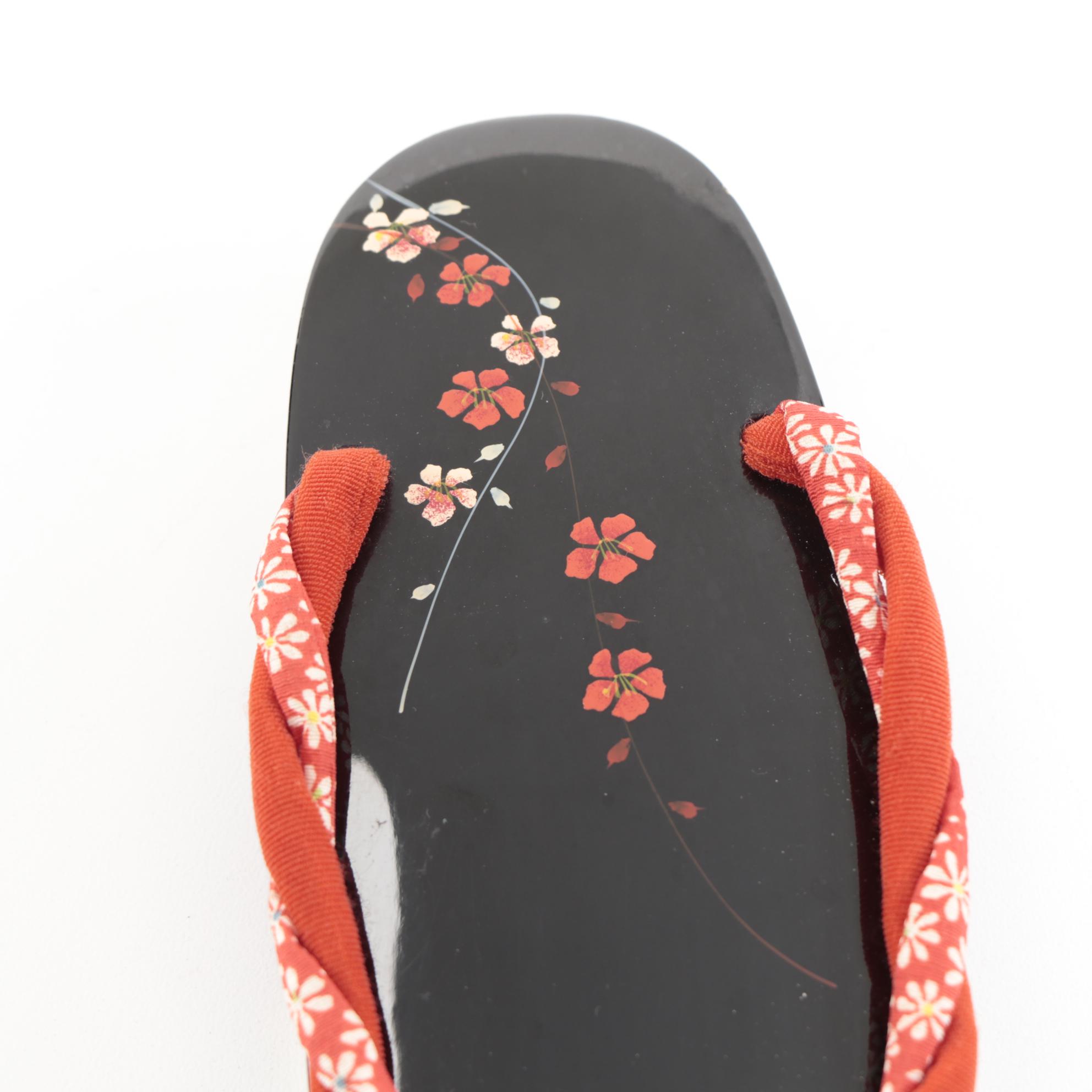 Japanese Zori Style Sandals in Lacquered Wood with Foam Soles