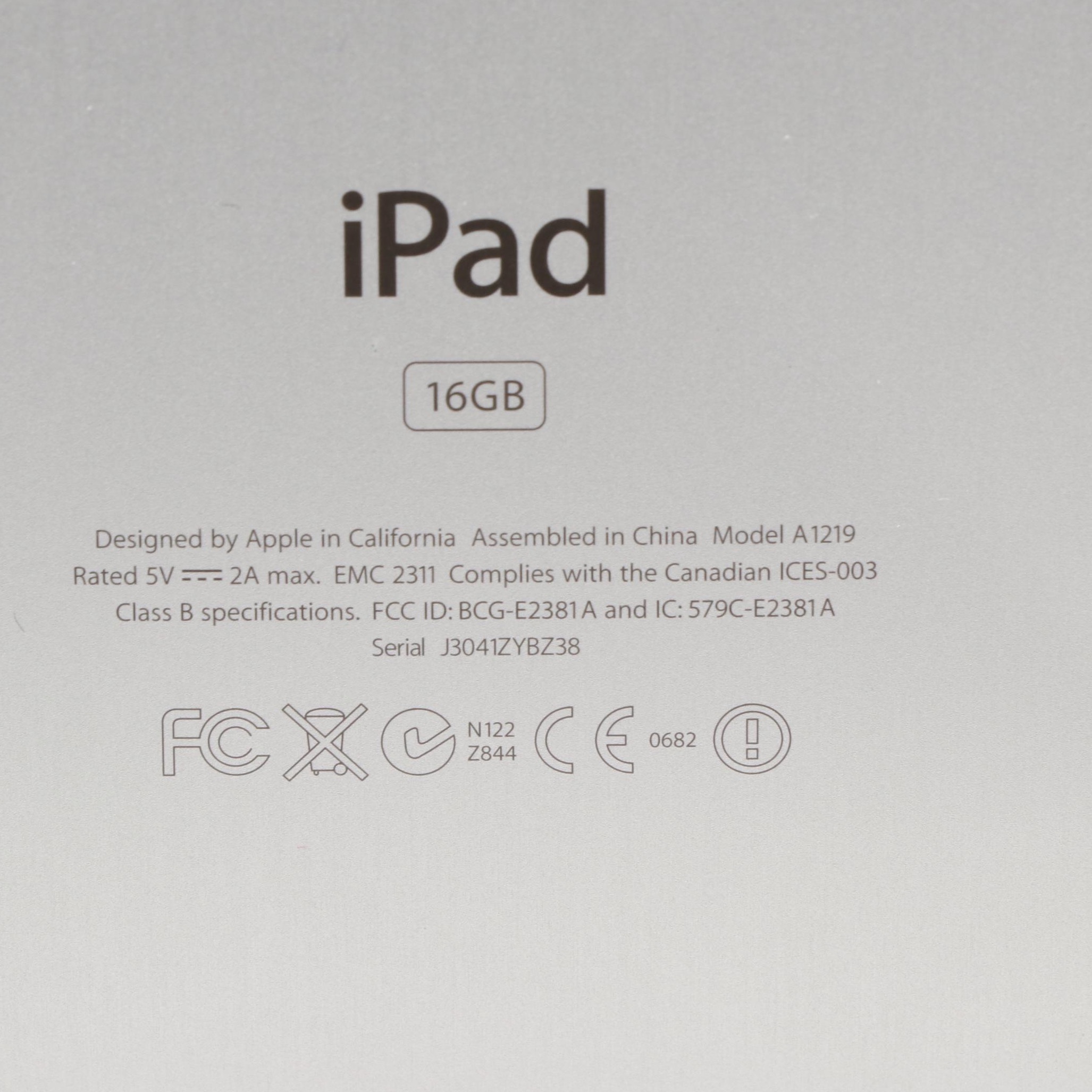 16GB Apple First Generation iPad with Box
