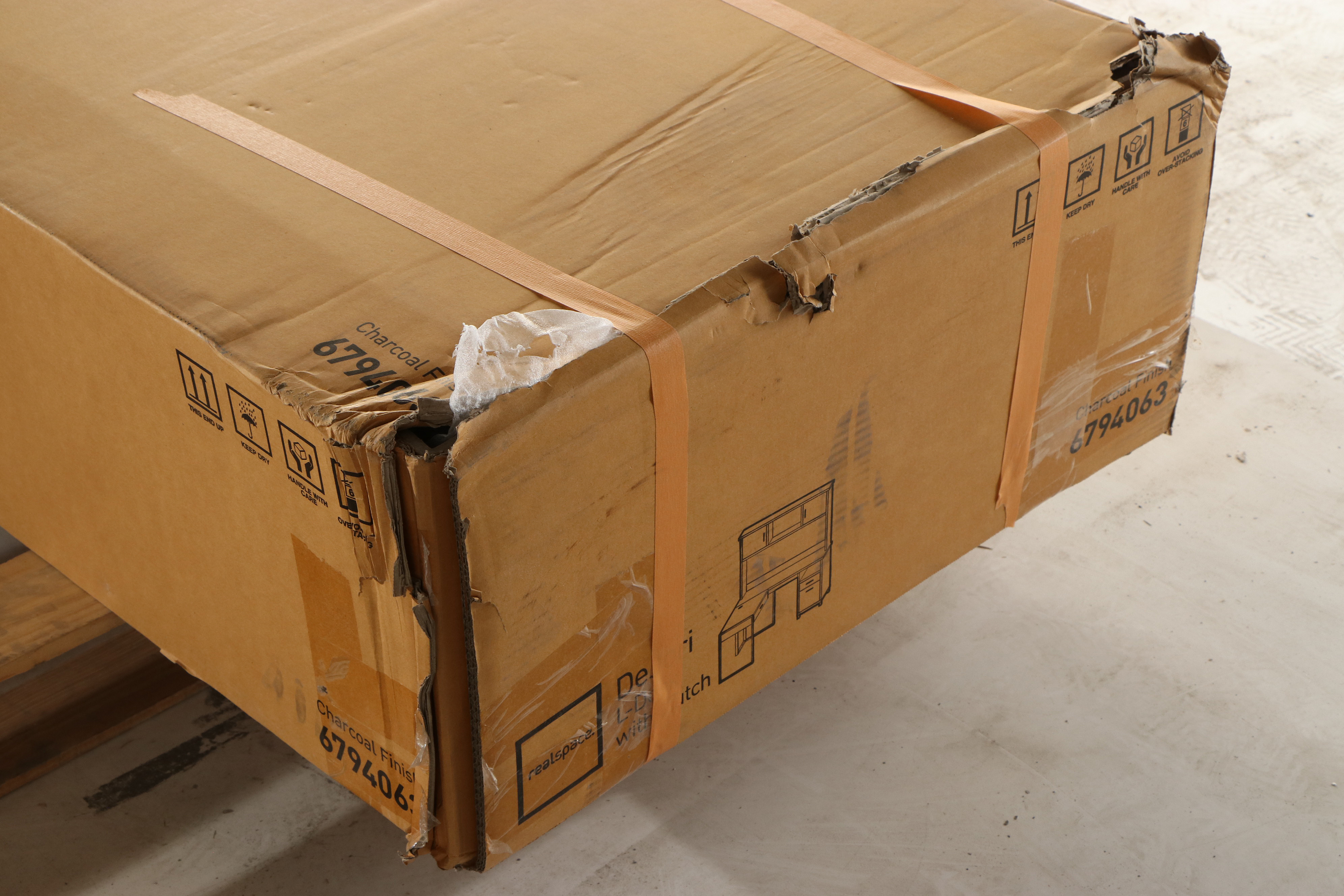 Realspace "DeJori" Contemporary Charcoal Finish Laminate L-Shaped Desk w/ Hutch