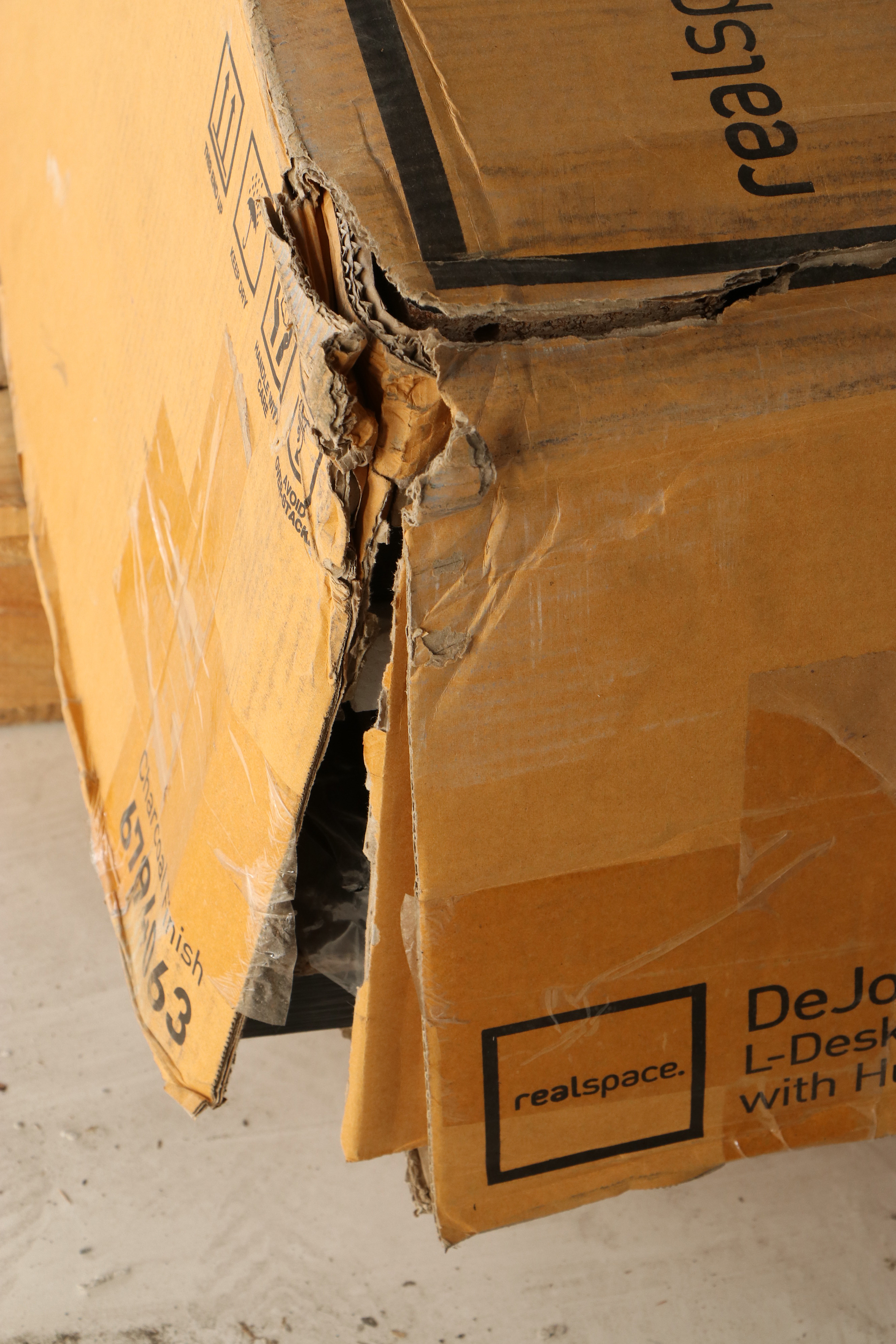 Realspace "DeJori" Contemporary Charcoal Finish Laminate L-Shaped Desk w/ Hutch