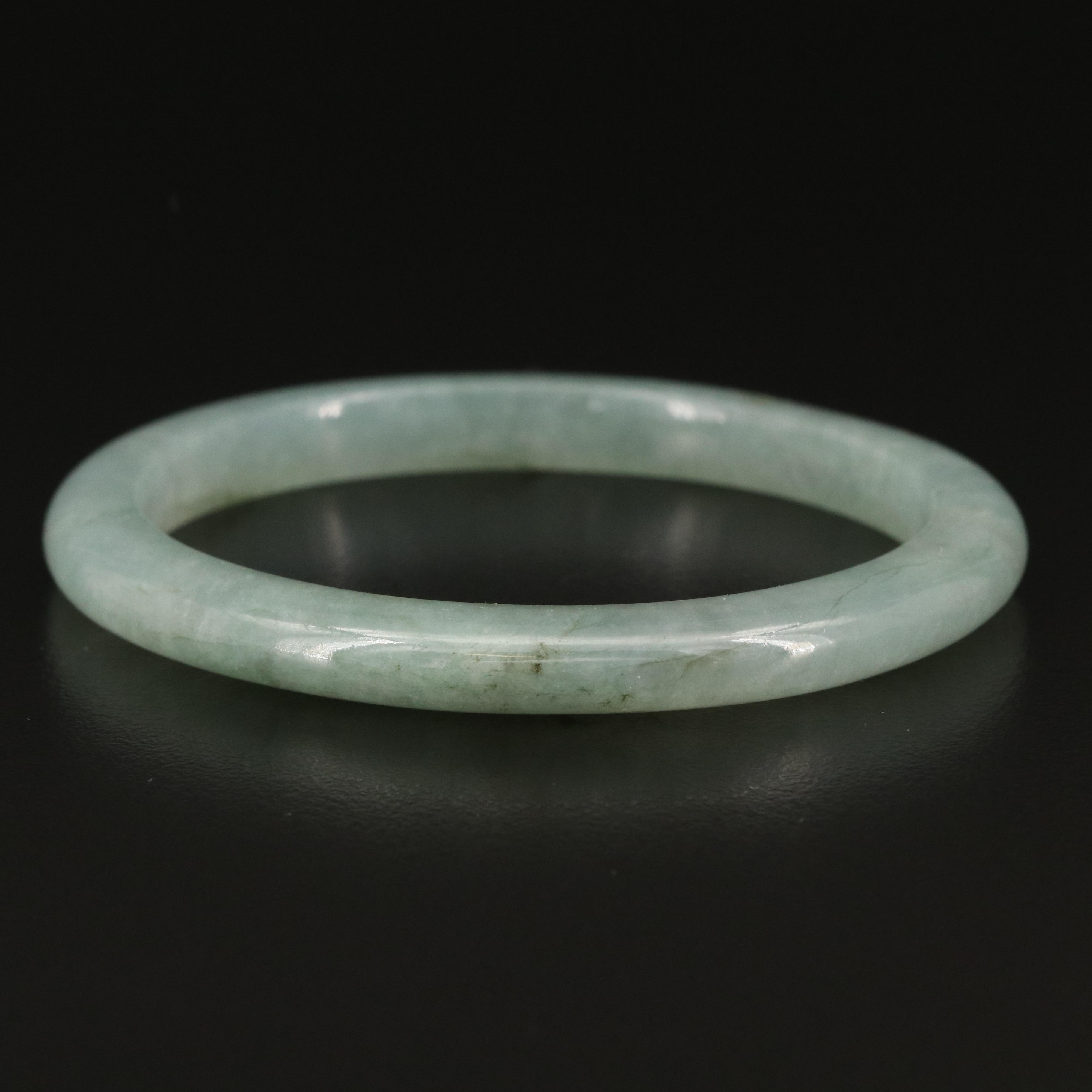 Jadeite Oval Hololith Bangel