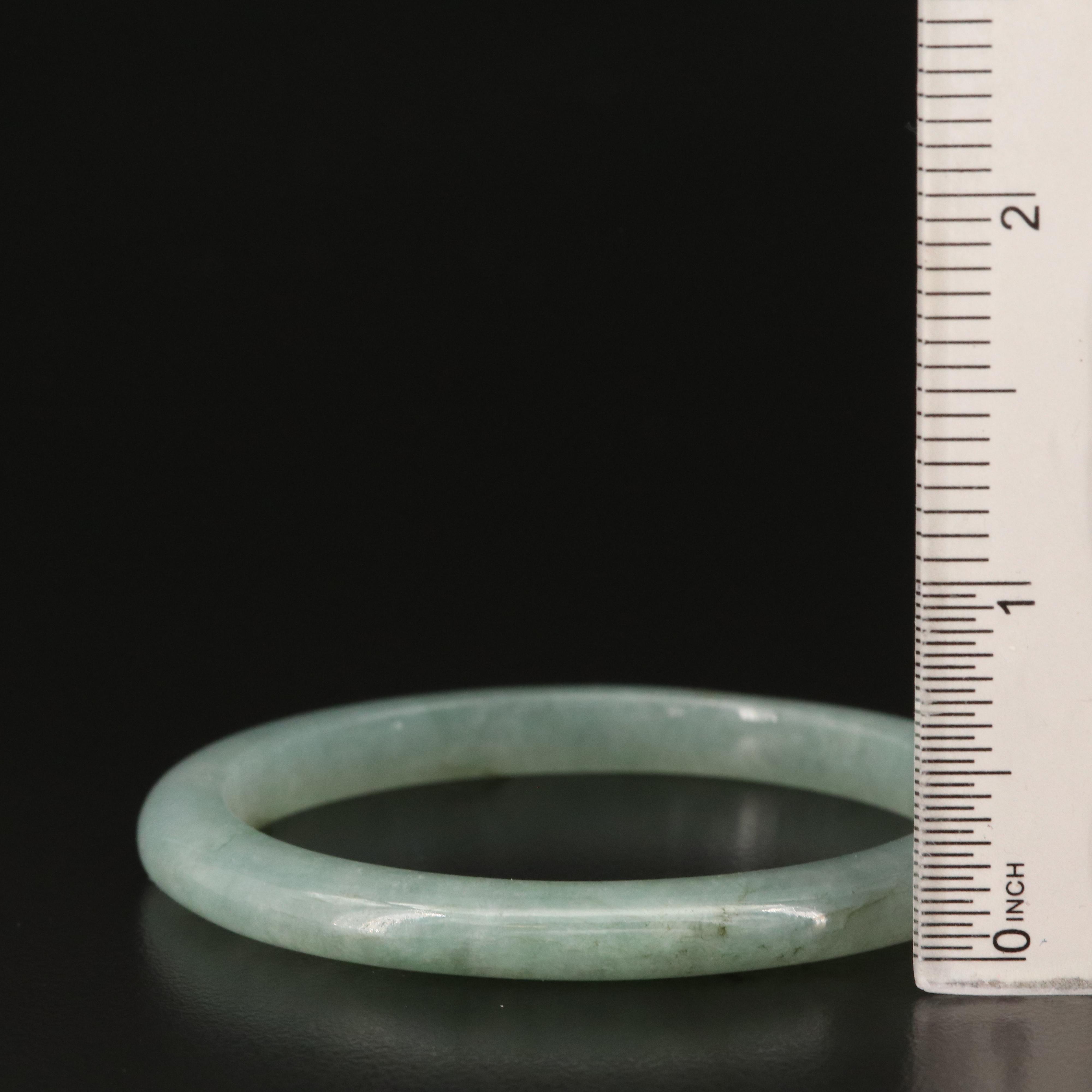 Jadeite Oval Hololith Bangel