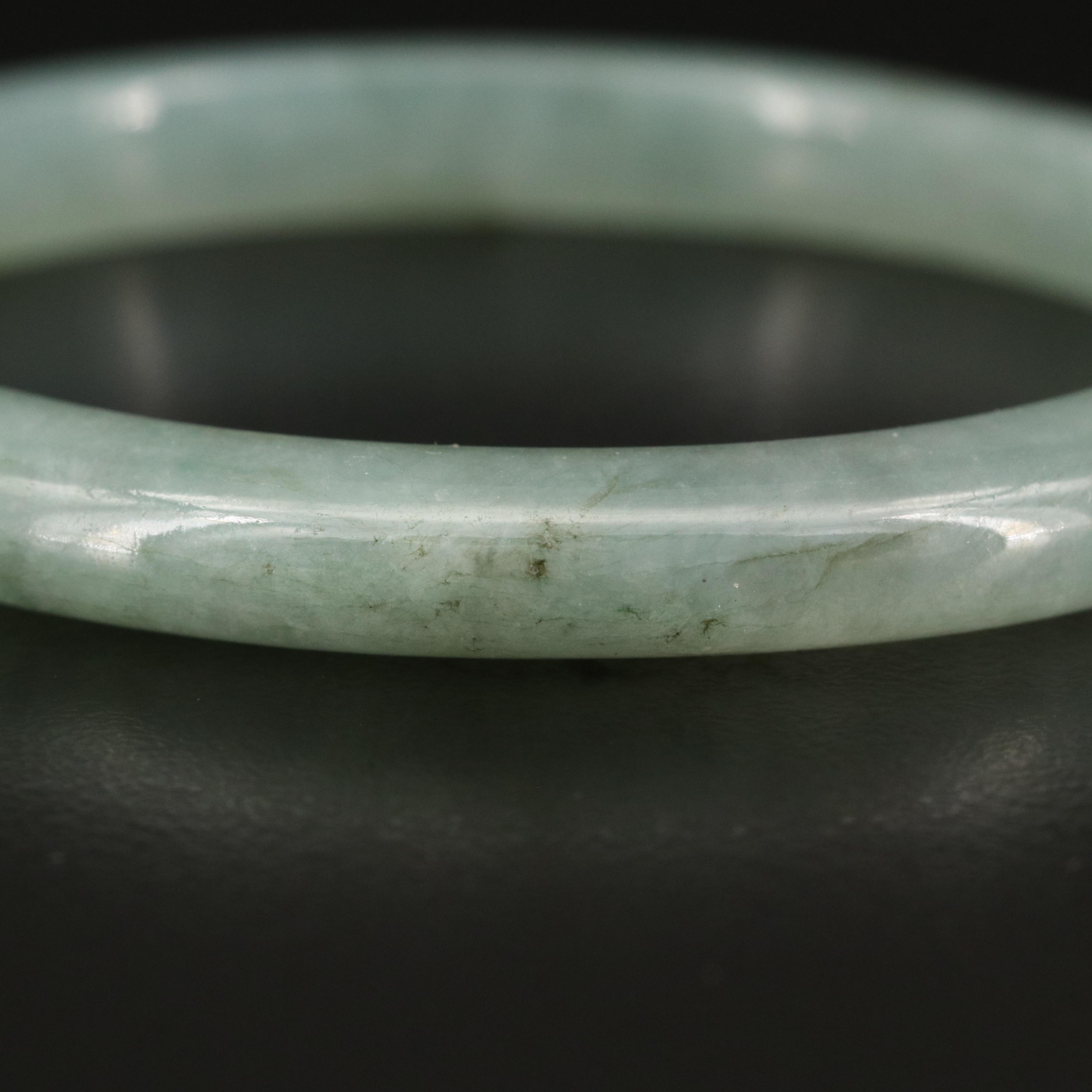 Jadeite Oval Hololith Bangel