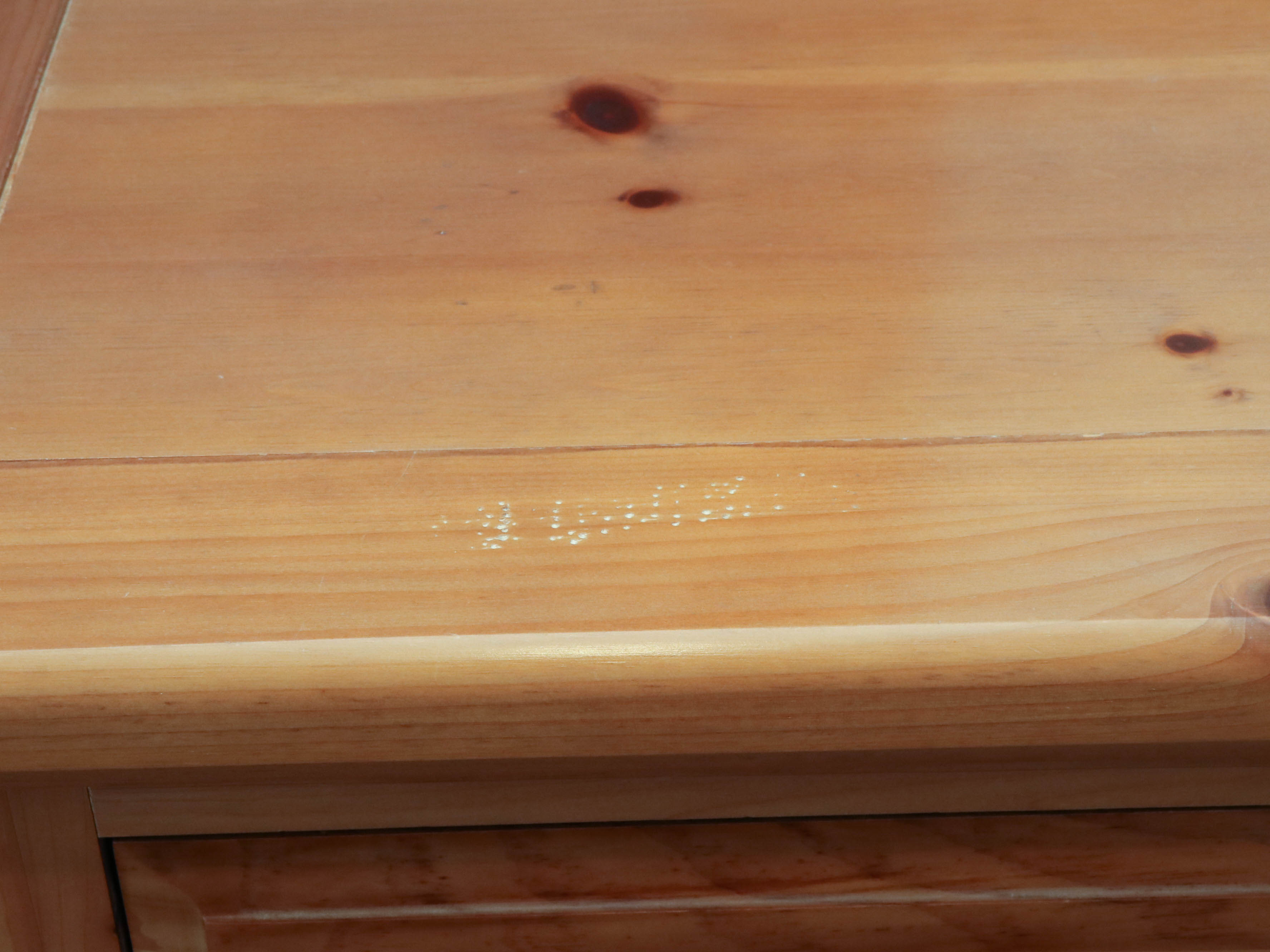 Broyhill Cedar 9-Drawer Bedroom Dresser with Mirror