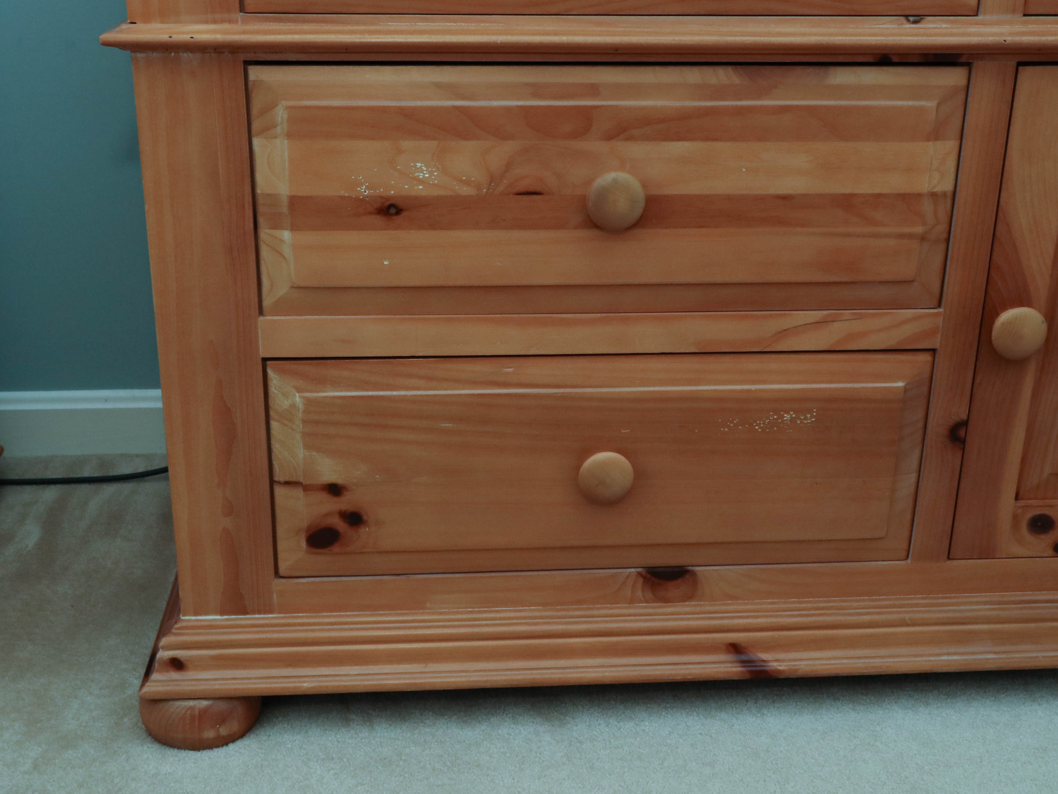 Broyhill Cedar 9-Drawer Bedroom Dresser with Mirror