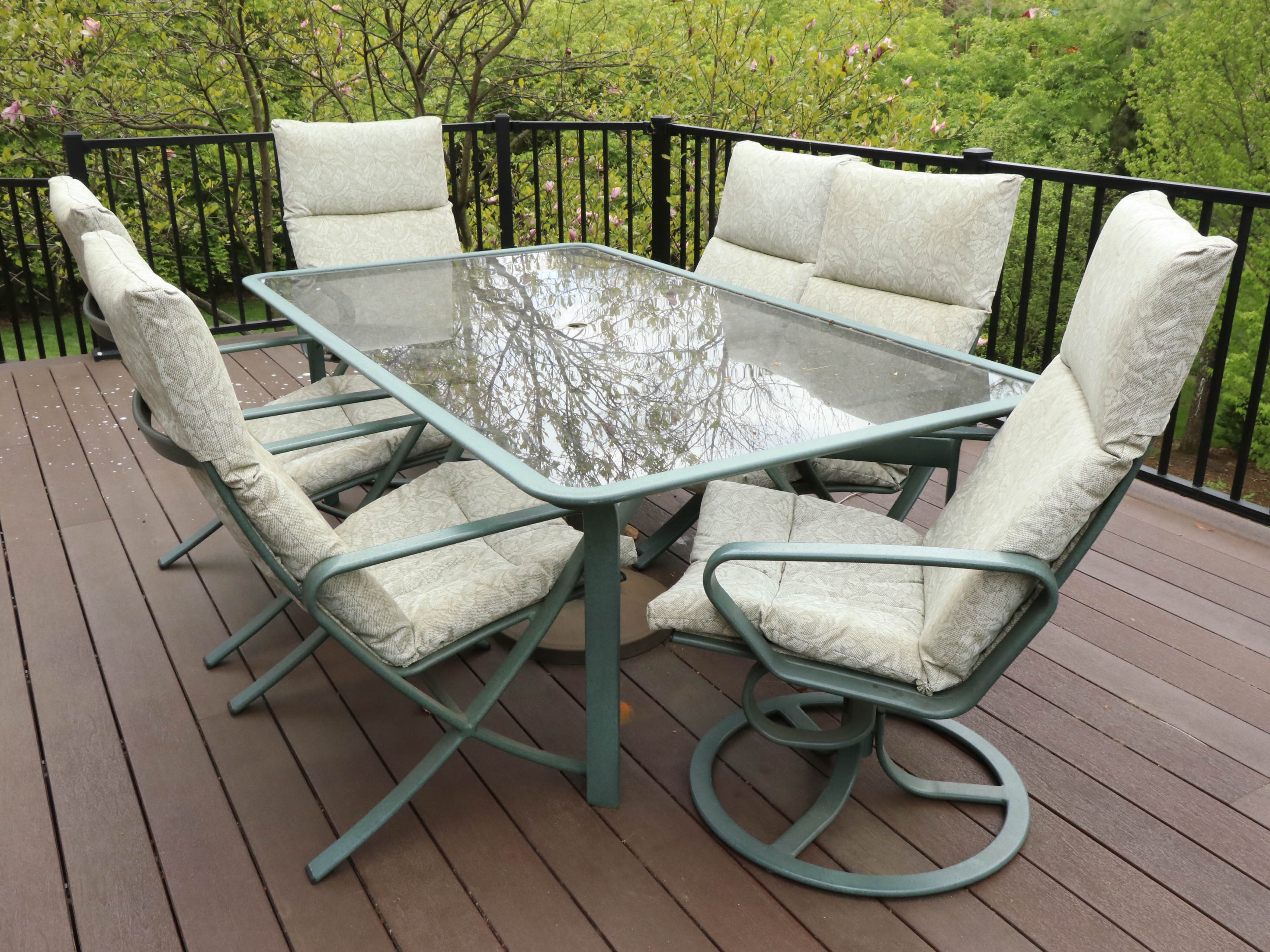 Brown Jordan Sage Green Patio Dining Table and Chairs with Chair Covers