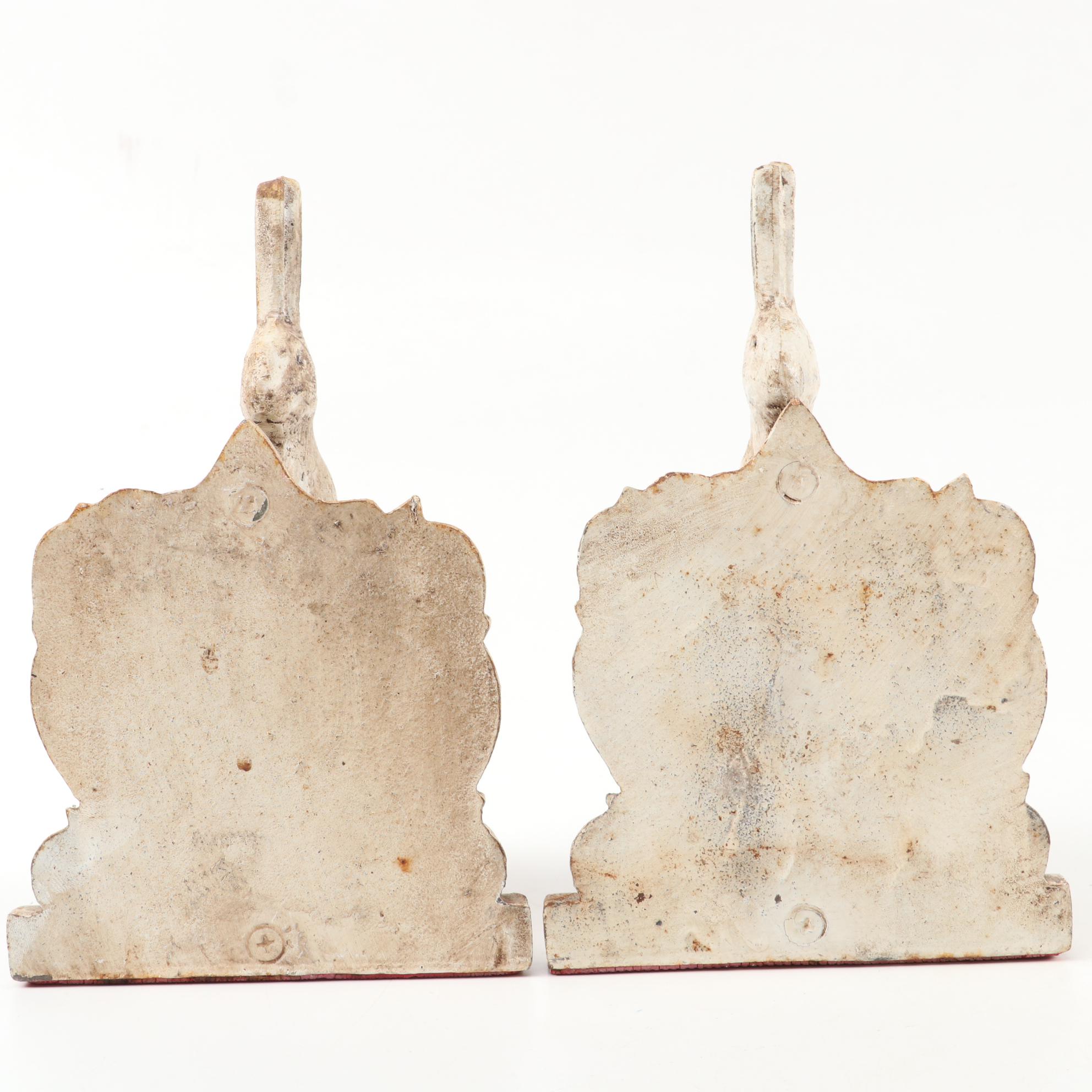Midwestern Cannon Falls Cast Iron Rabbit Bookends, Late 20th Century