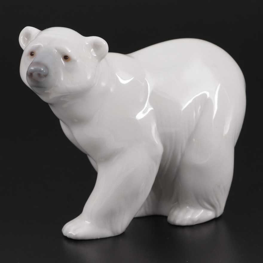 Lladró "Attentive Polar Bear" Porcelain Figurine Designed by Juan Huerta