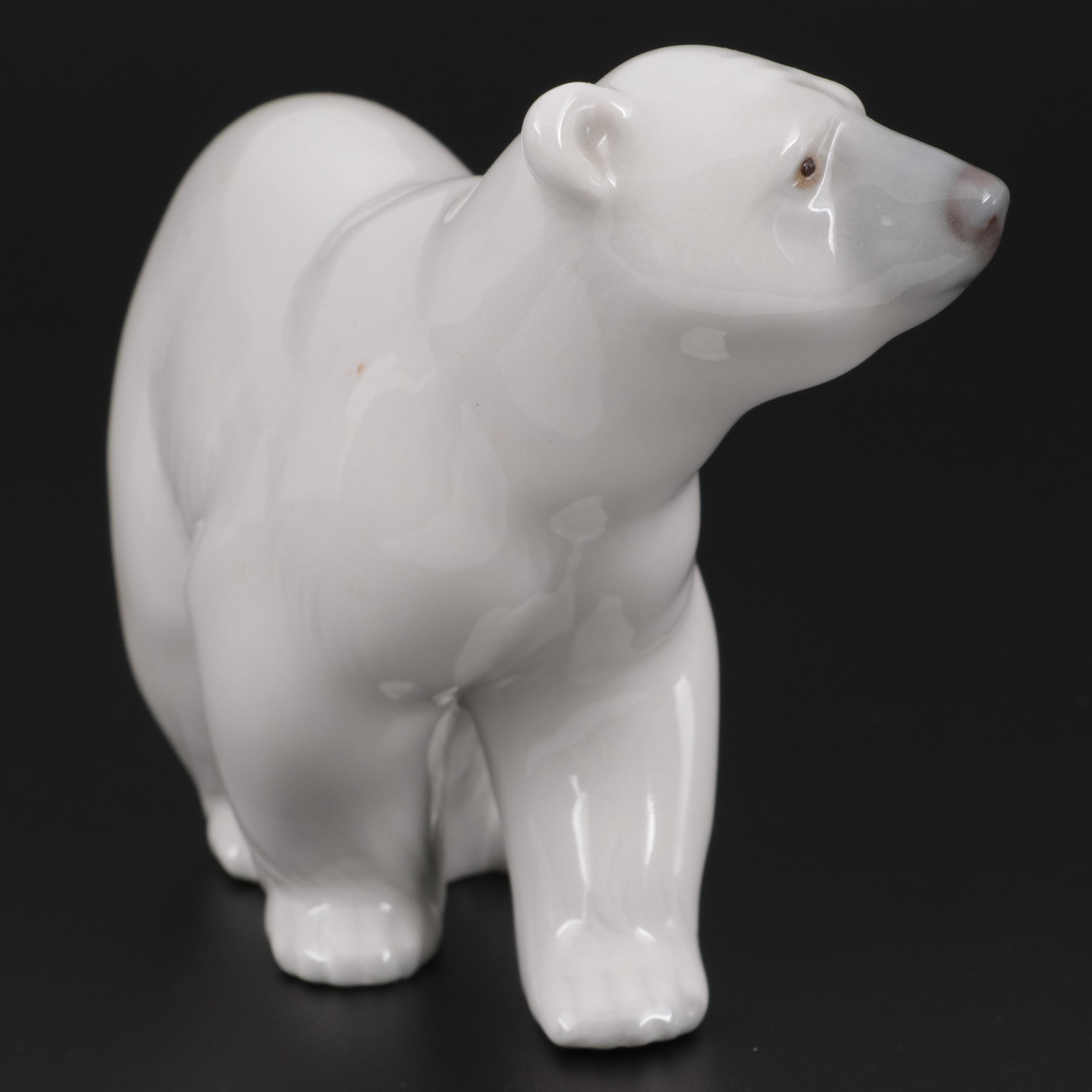 Lladró "Attentive Polar Bear" Porcelain Figurine Designed by Juan Huerta