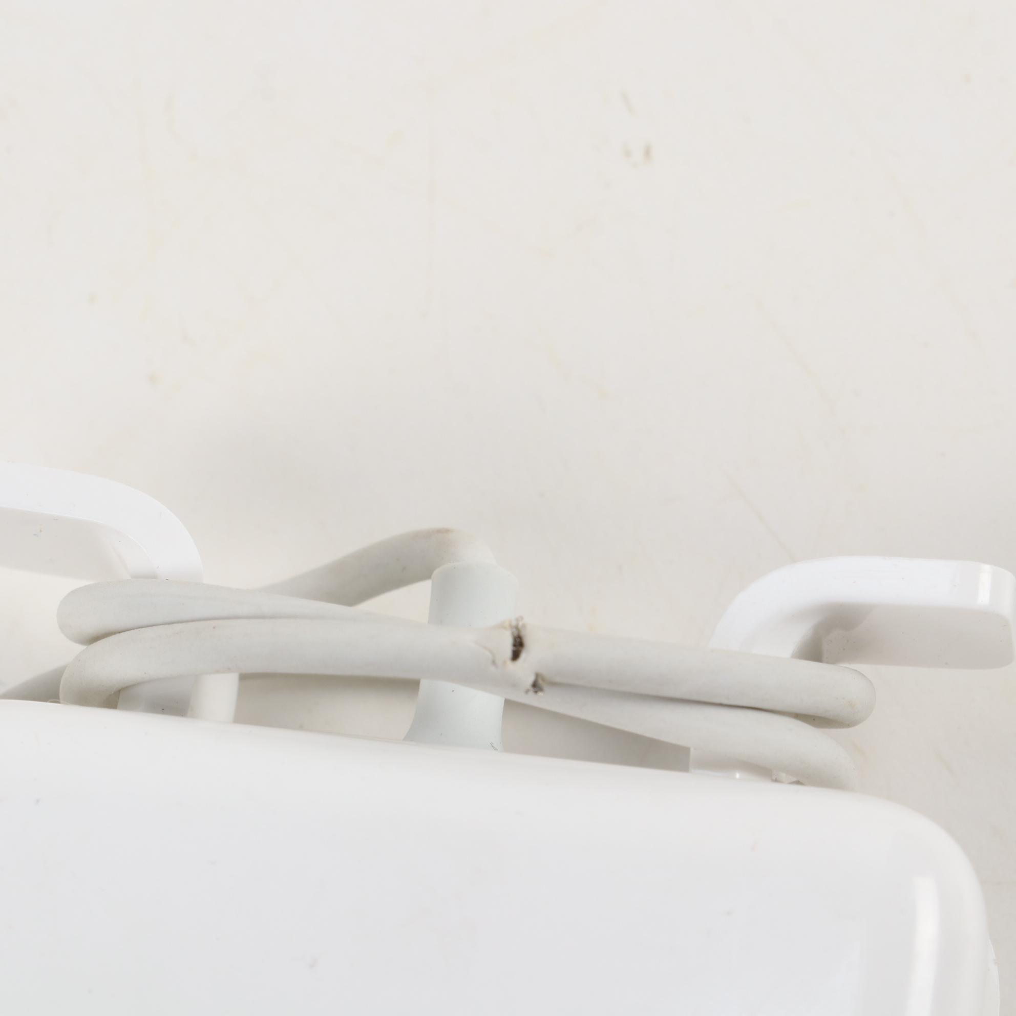 Apple 11" MacBook Air Laptop with Power Adapter, Mid-2011