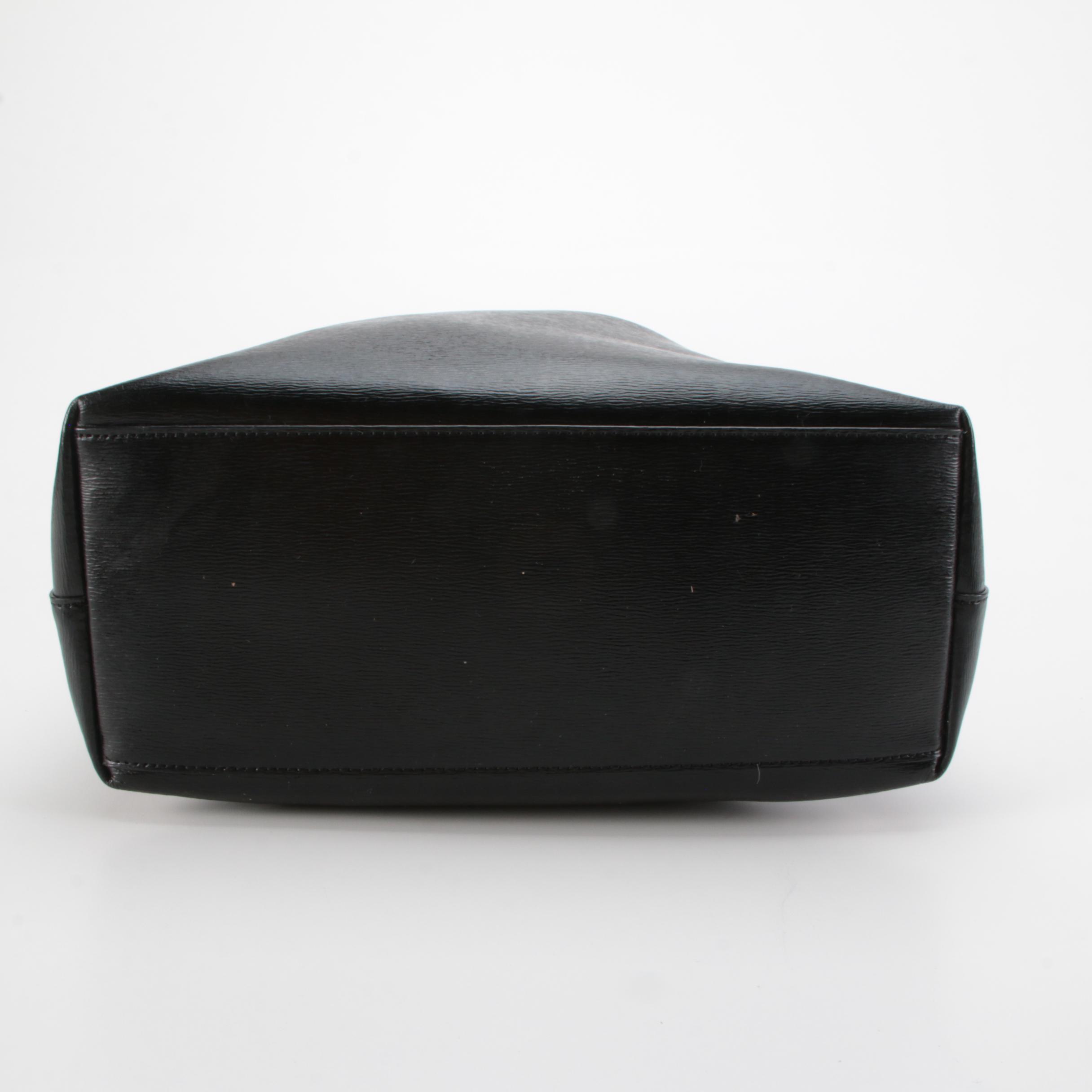 LAUREN Ralph Lauren Tate Hobo Shoulder Tote in Black Textured Leather