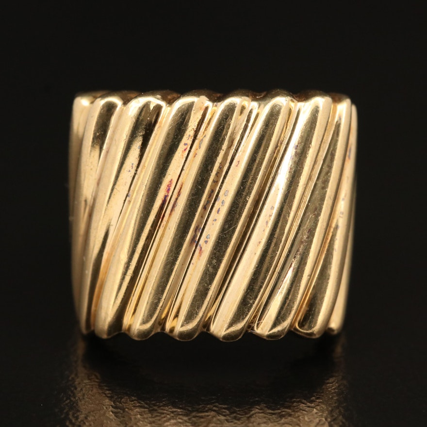 18K Tapered Fluted Ring