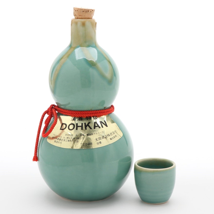 Japanese Sake Dohkan Double Gourd Celadon Ceramic Decanter with Sake Cup