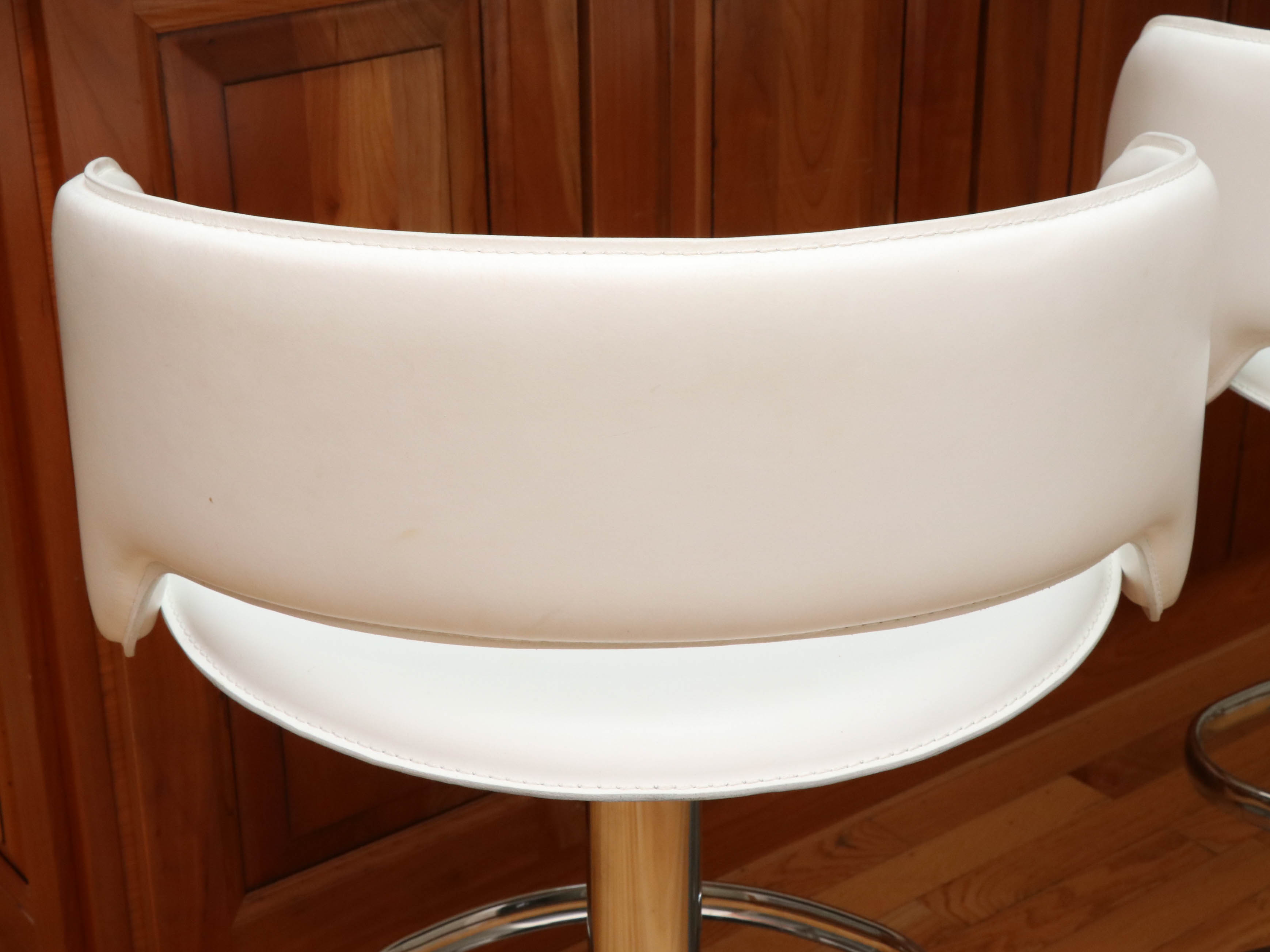 Modernist Style White Leather and Chrome Swivel Bar Chairs