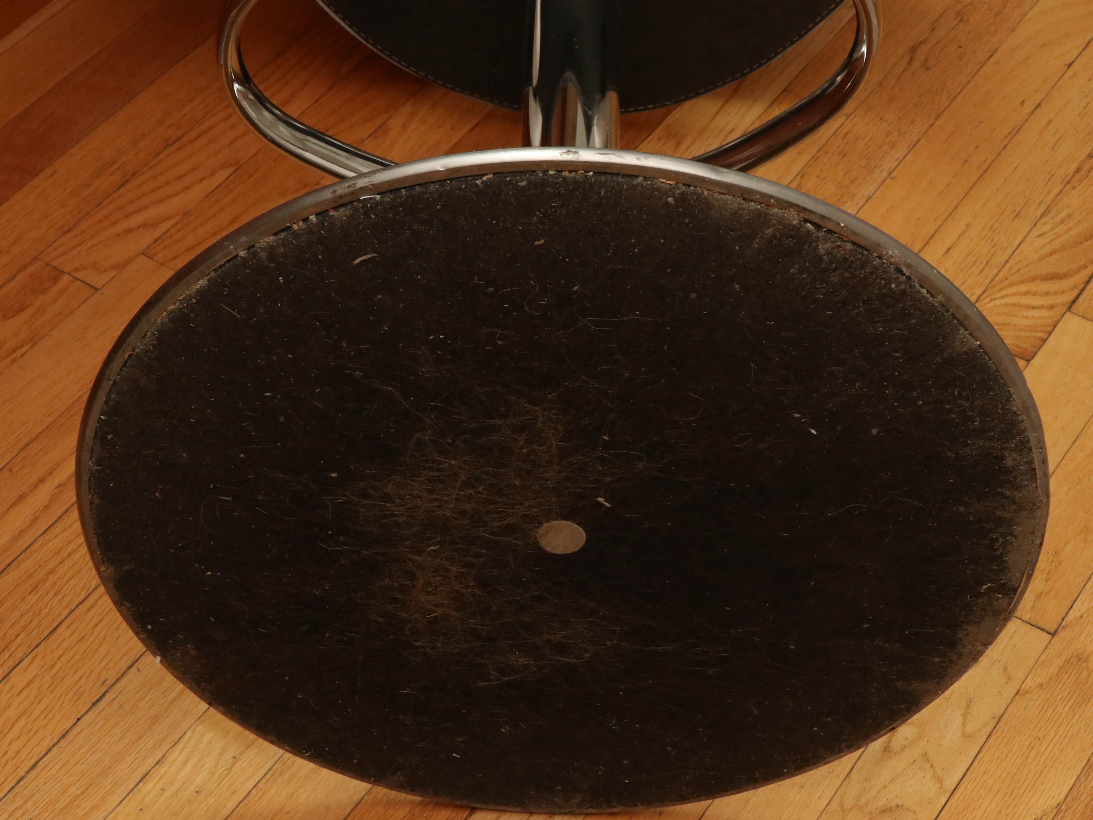 Modernist Style White Leather and Chrome Swivel Bar Chairs