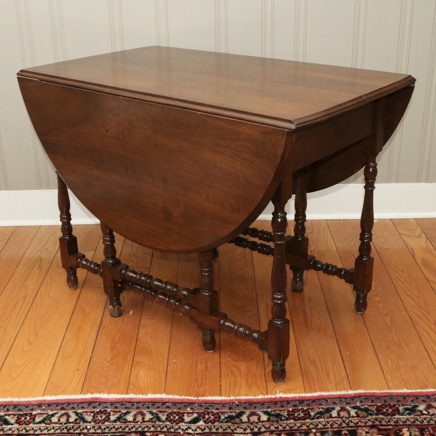Early American Style Maple Gate-Leg Table, Mid 20th Century