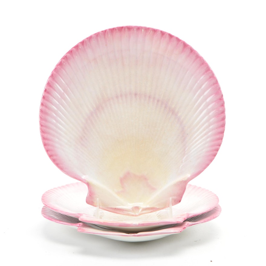 Wedgwood Nautilus Pink Pearlware Scallop Plates, 19th Century