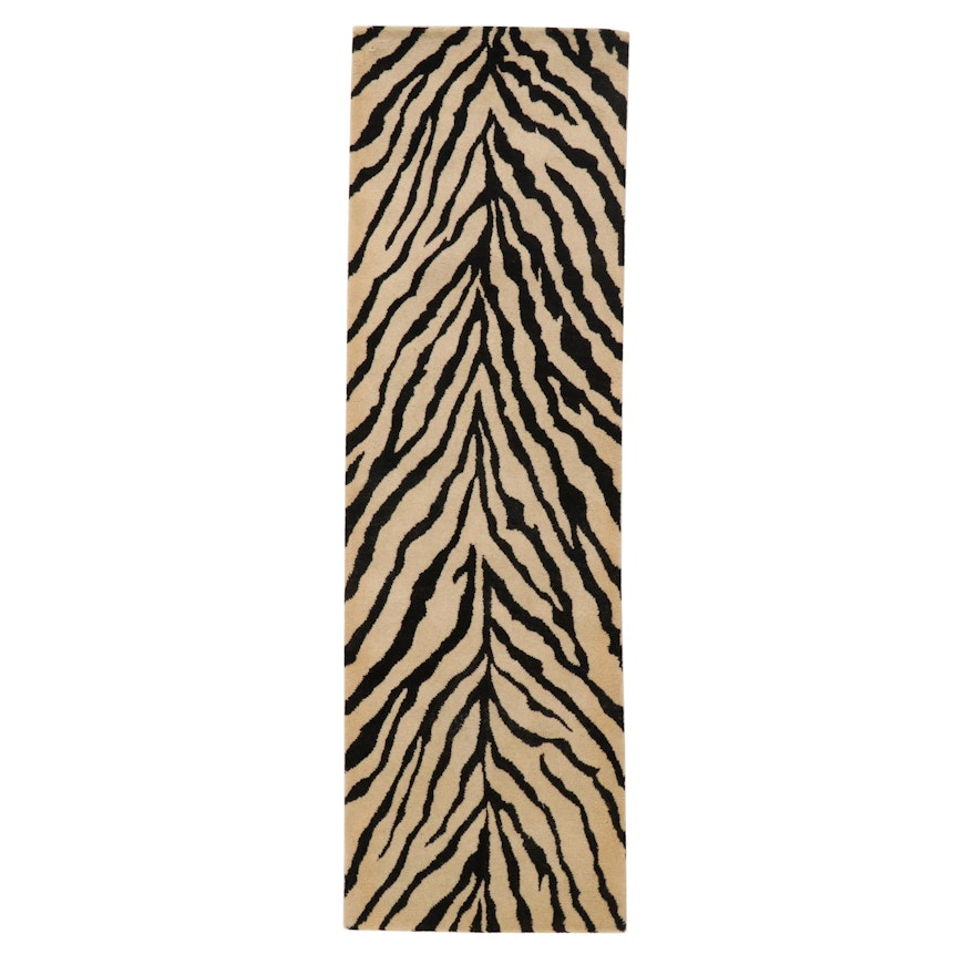 2'6 x 7'10 Hand-Tufted Indian Zebra Pattern Carpet Runner, 2010s