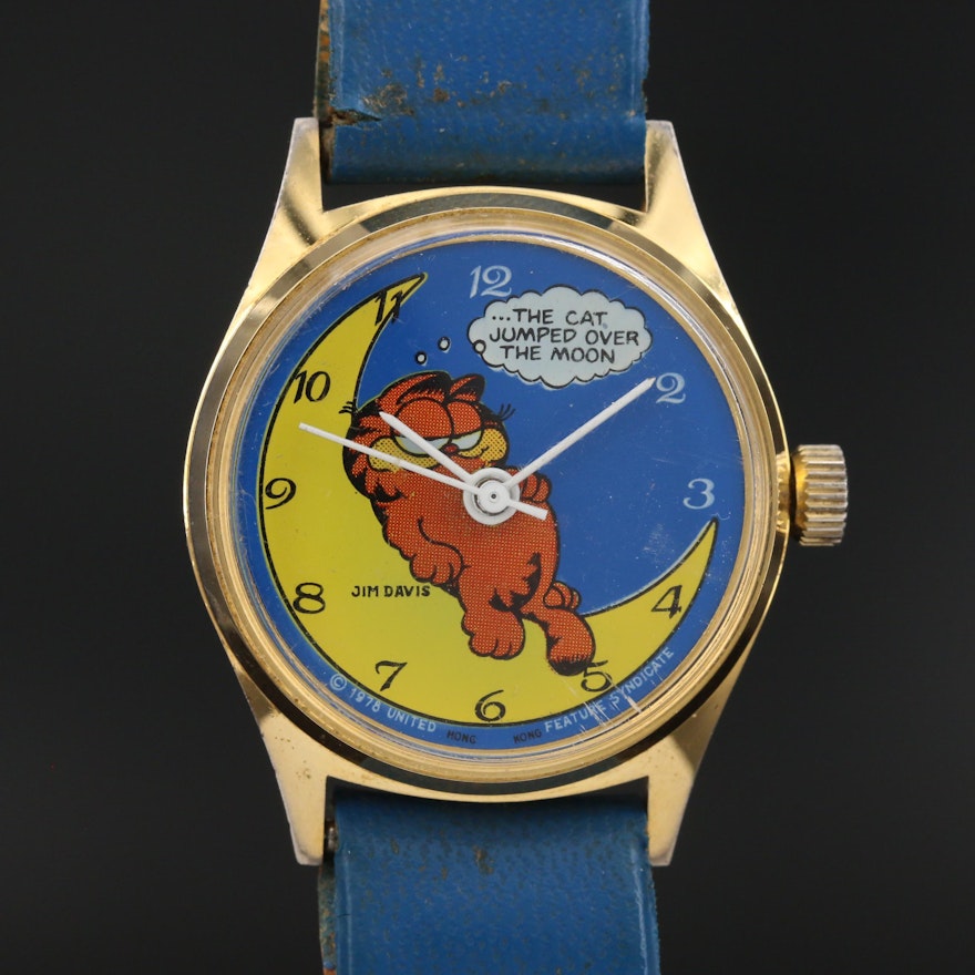 Vintage Garfield Gold Tone Stem Wind Wristwatch