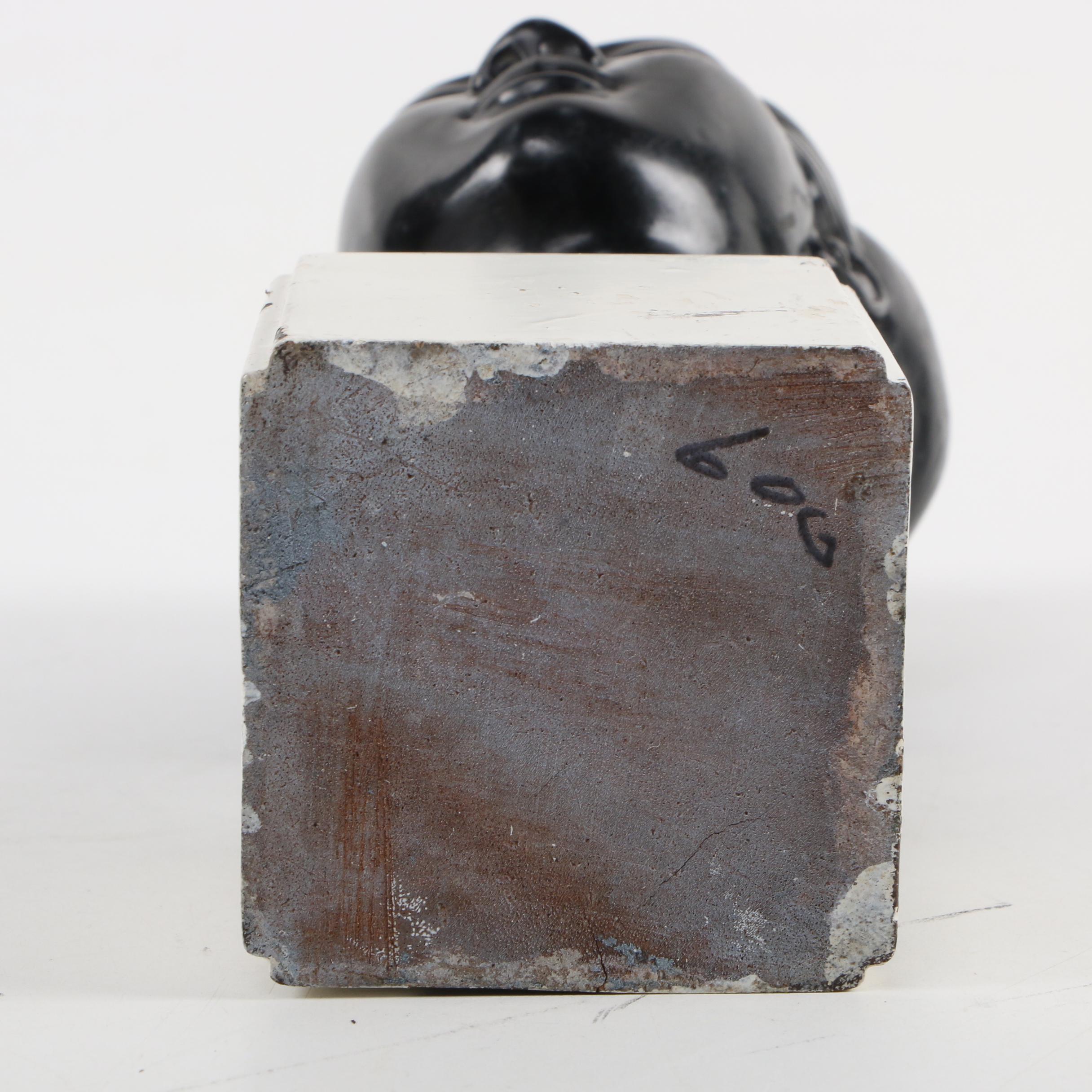 Bronze Bust of a Vietnamese Woman after Thanh Le Nguyen