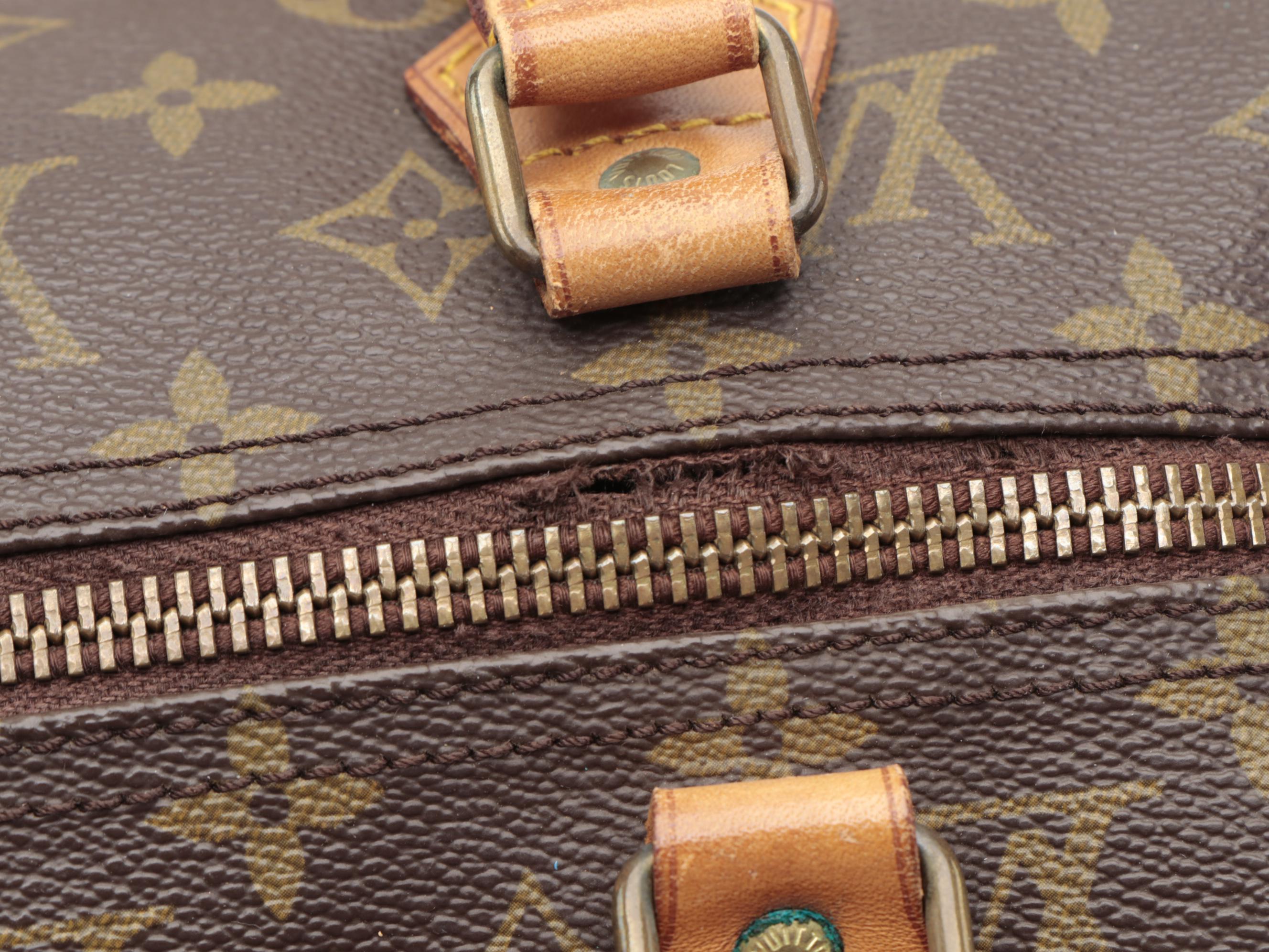 Louis Vuitton Speedy 40 Handbag in Monogram Canvas