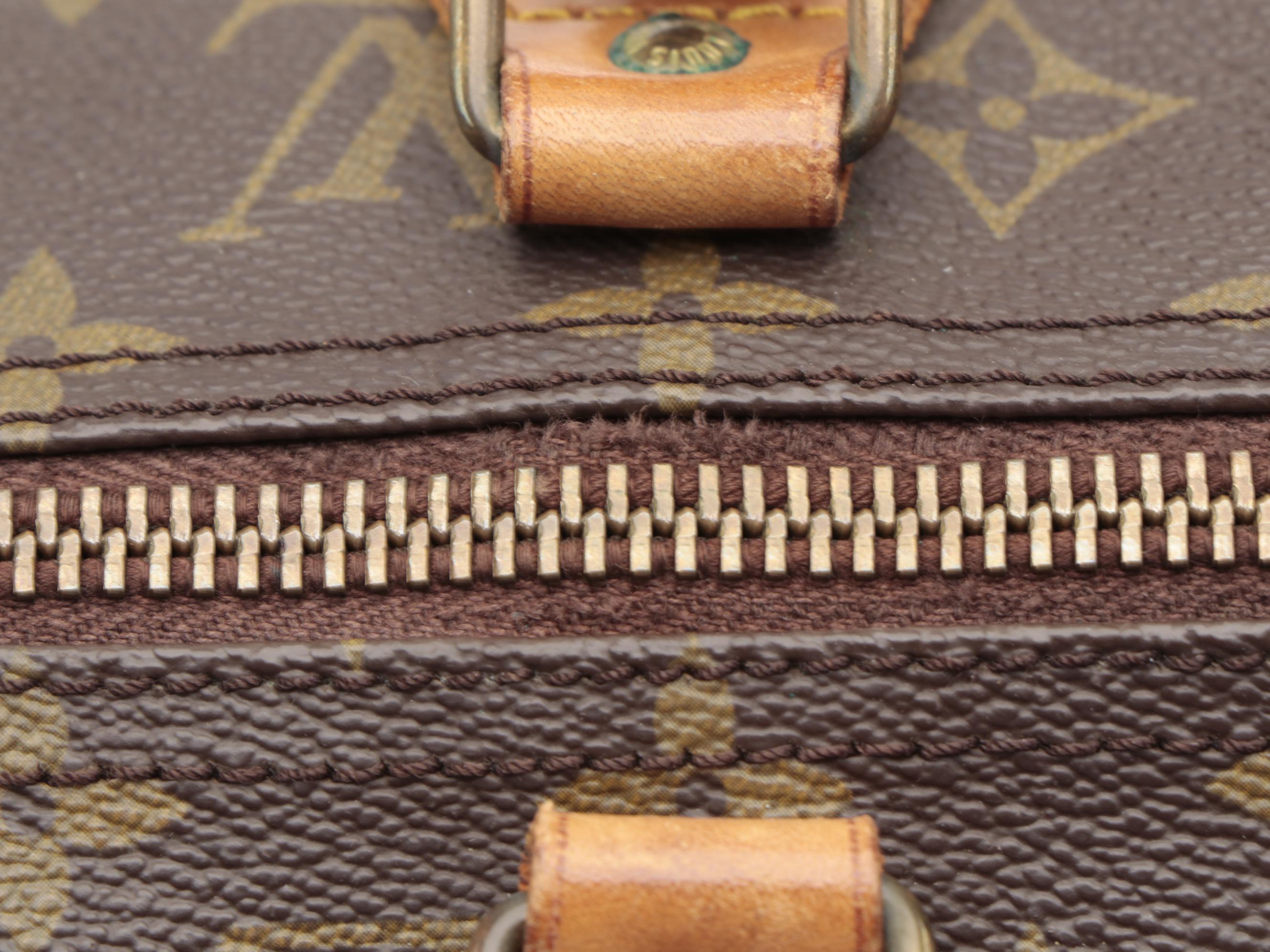 Louis Vuitton Speedy 40 Handbag in Monogram Canvas