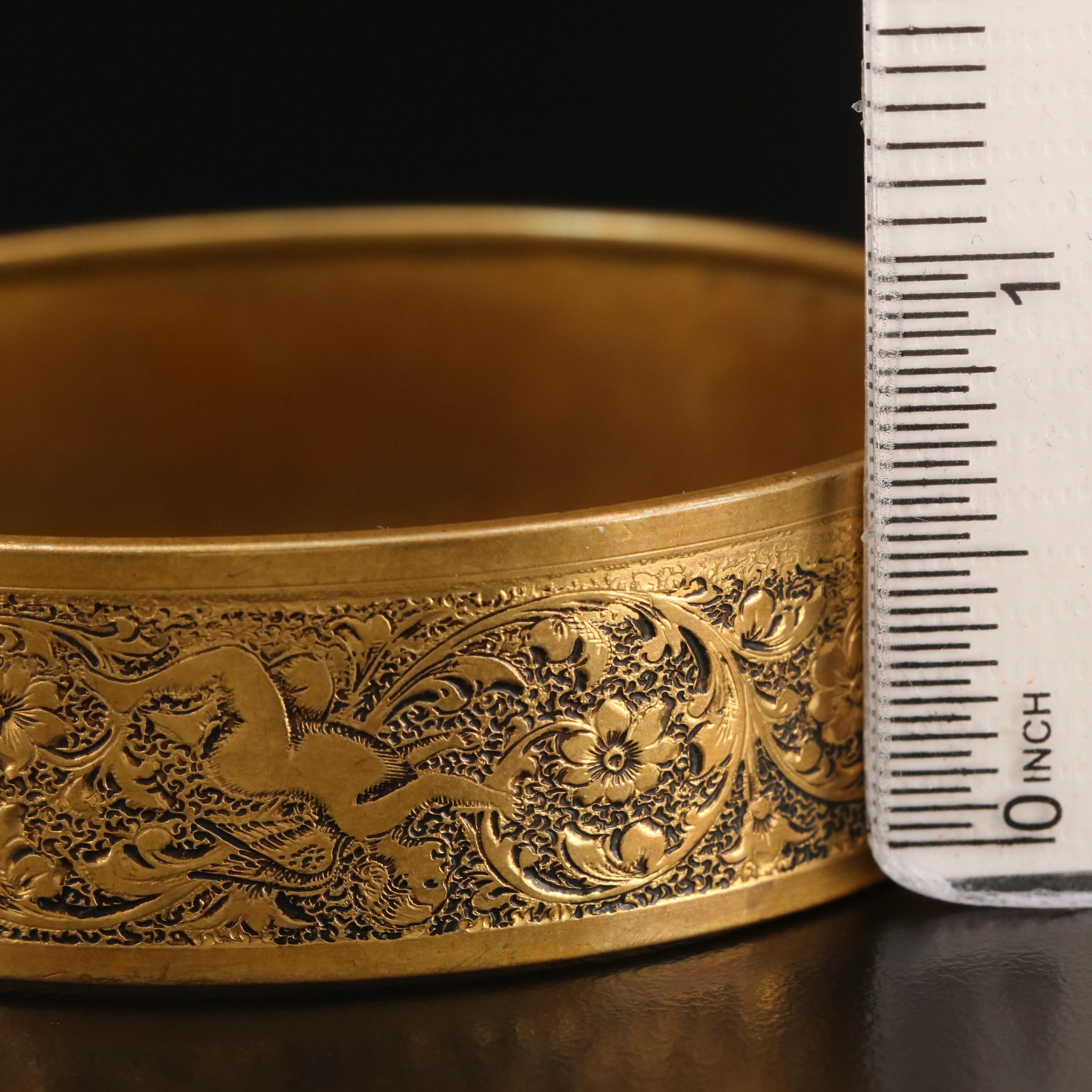 Victorian Taille d'Epargné Hinged Bangle Bracelet