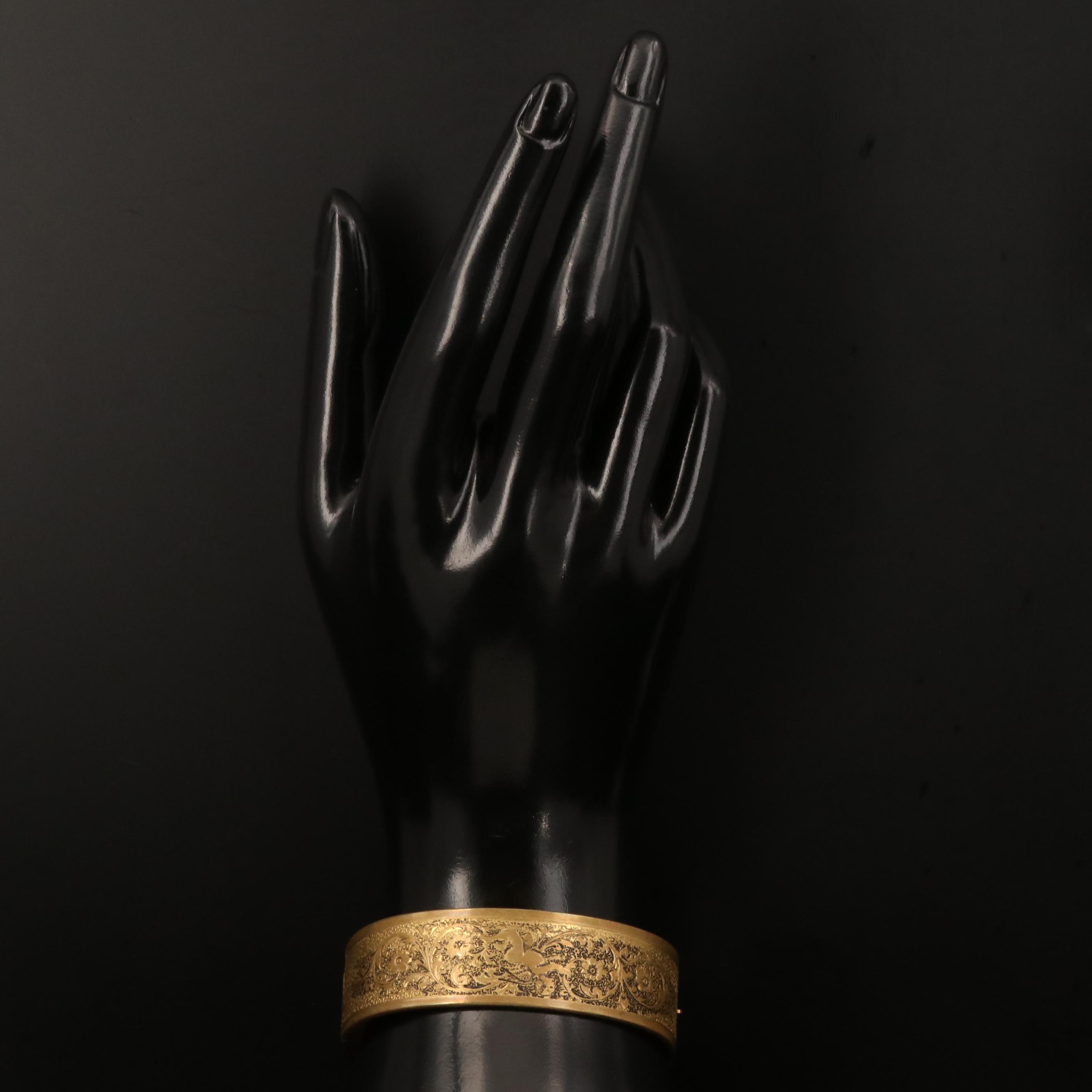 Victorian Taille d'Epargné Hinged Bangle Bracelet