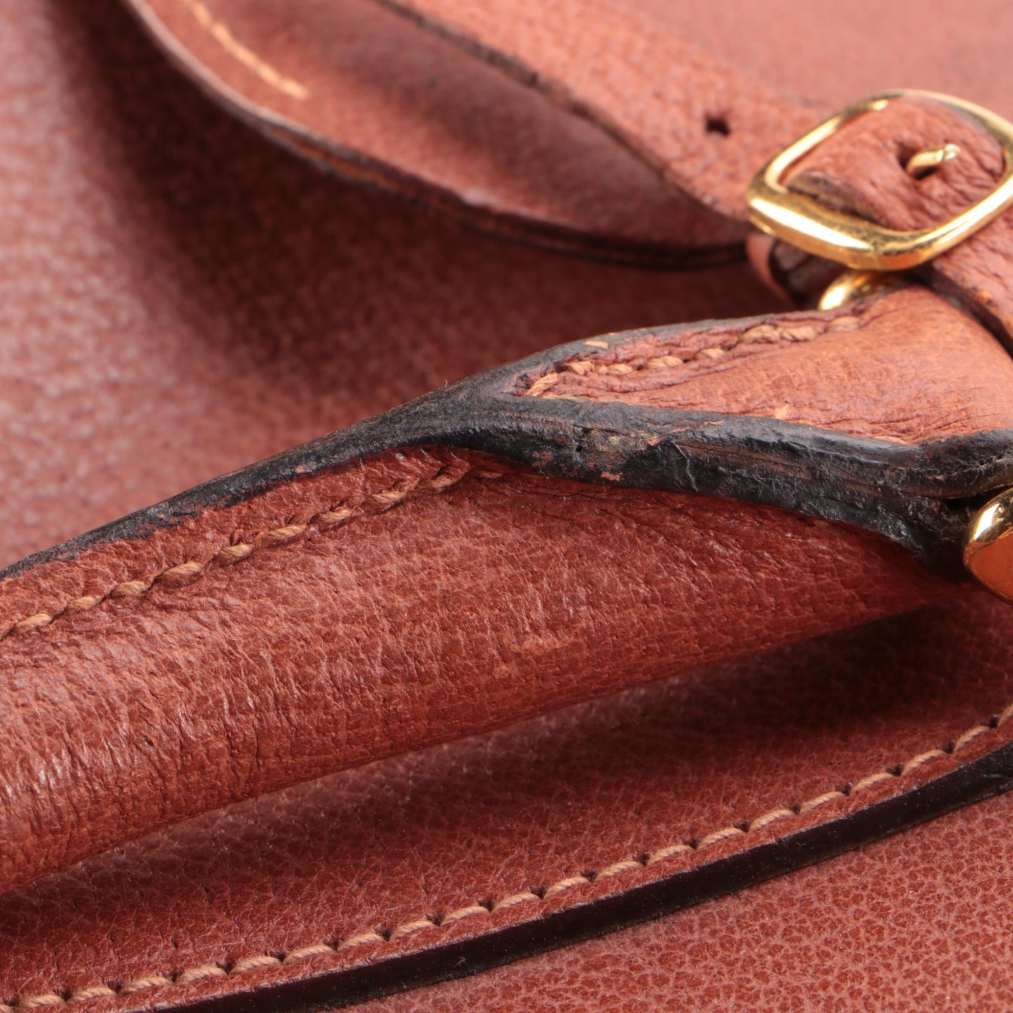 Gucci Tan Leather Boston Style Travel Bag with Zippered Base Compartment