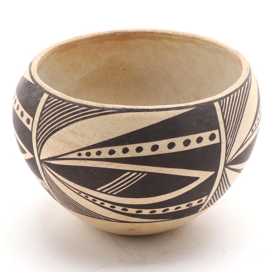 Anita Lowden (Acoma) Mesa Verde Style Black-on-White Earthenware Pot
