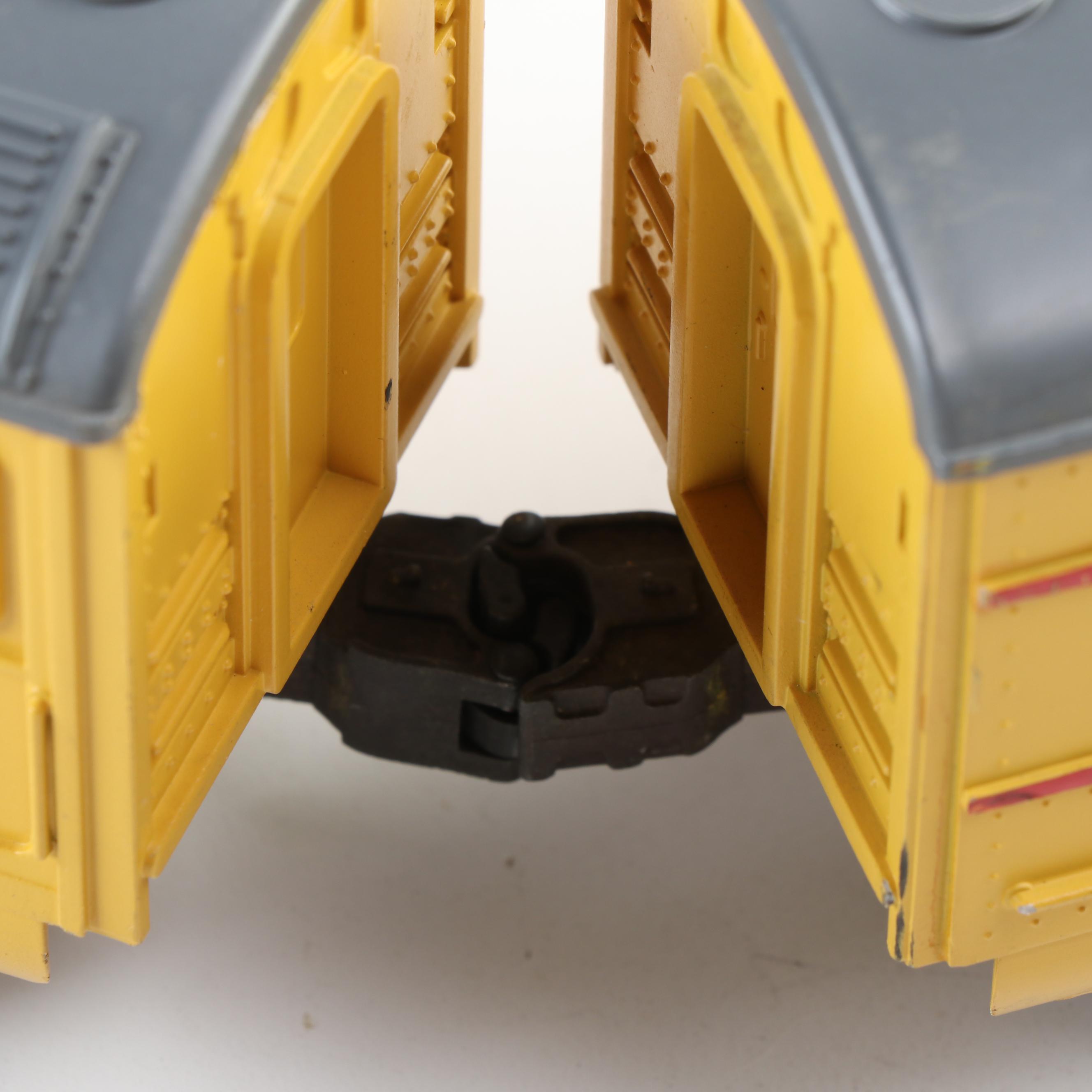 Lionel Model Union Pacific 8120 Engine and Passenger Cars, 1970s–1980s