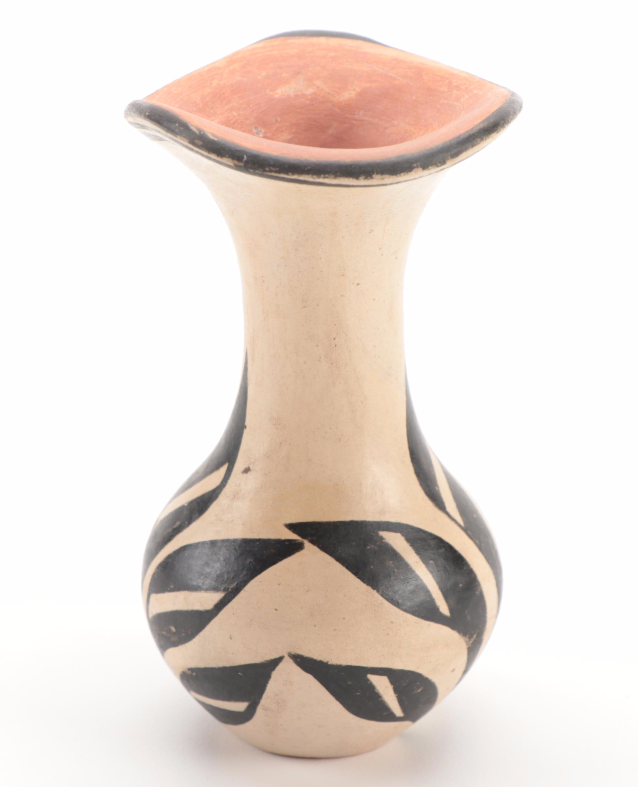 Kewa Black-on-White Earthenware Pitcher, Mid-20th Century