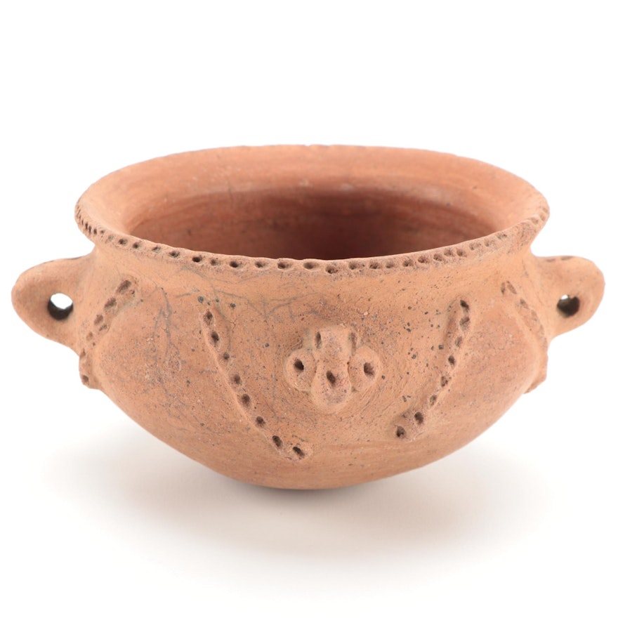 Pre-Columbian Huetar Costa Rican Ceramic Two-Handled Bowl, c. 1500 C.E.