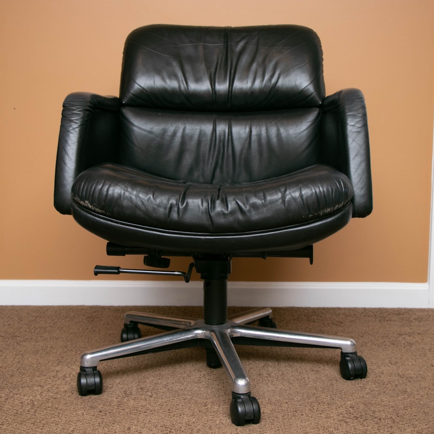 Low-Back Panel-Arm Black Leather Adjustable Desk Chair