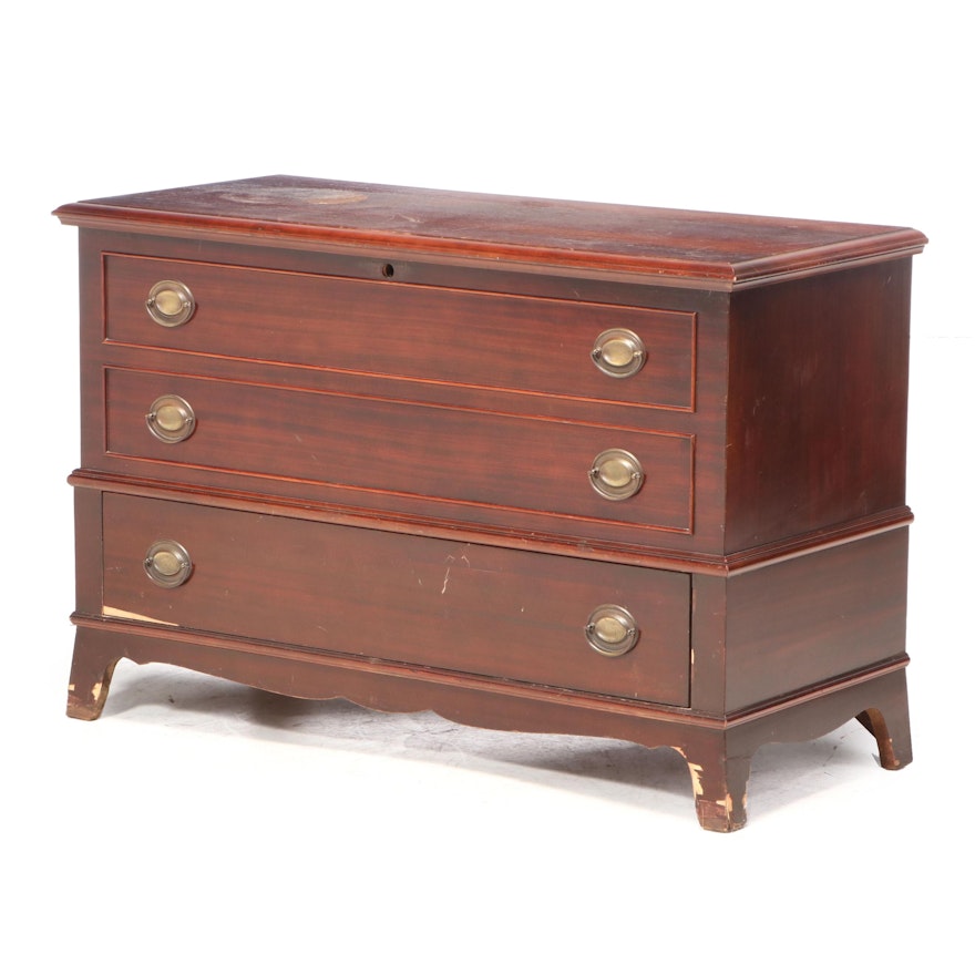 Lane Federal Style Mahogany Veneered Cedar Chest, Mid-20th Century