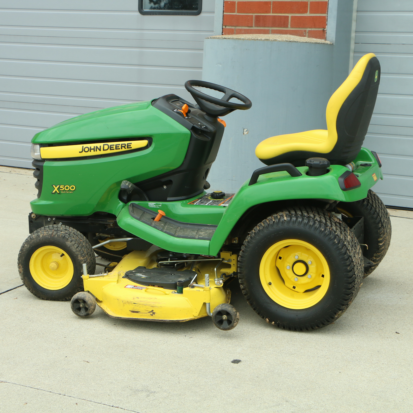 John Deere X500 Lawn Tractor