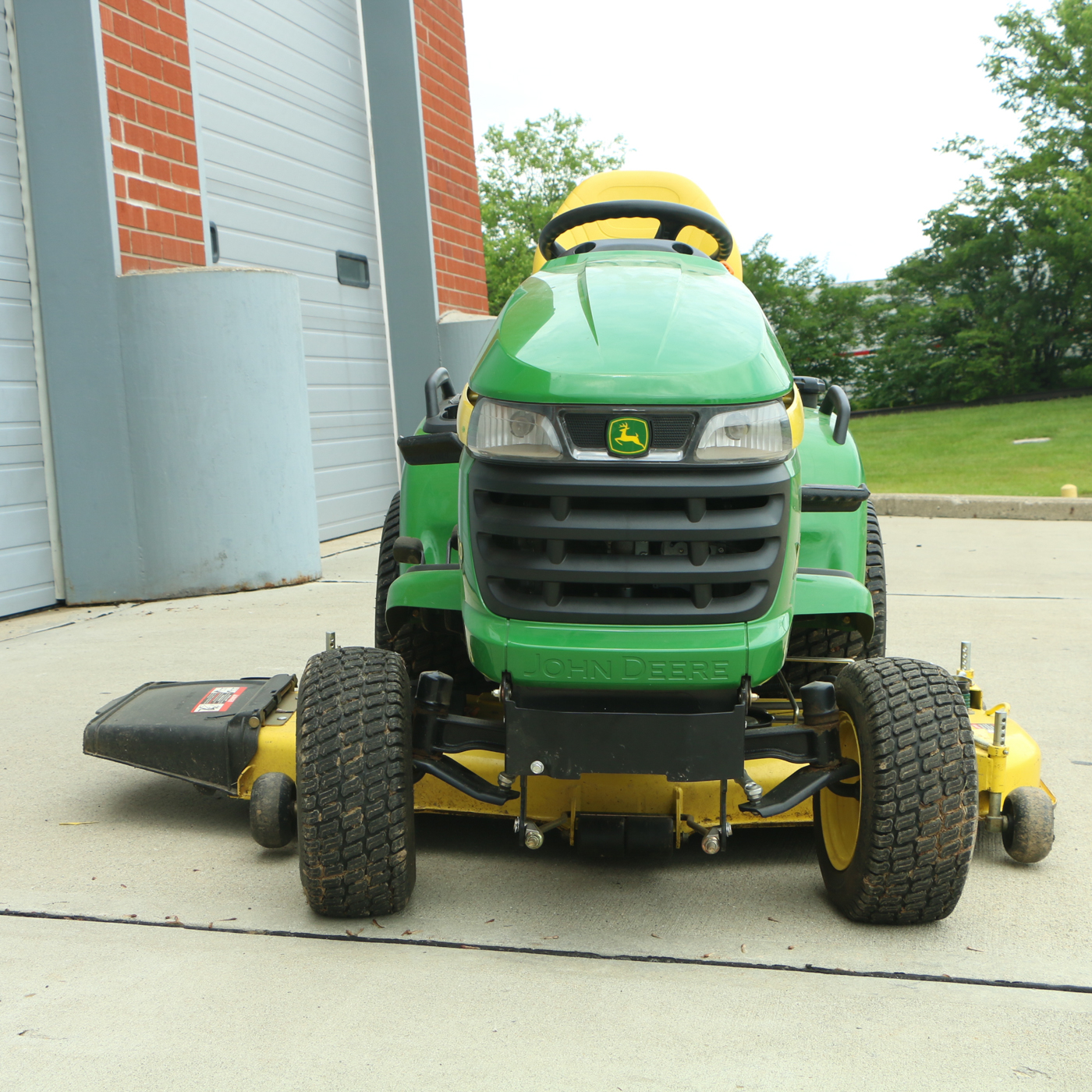 John Deere X500 Lawn Tractor