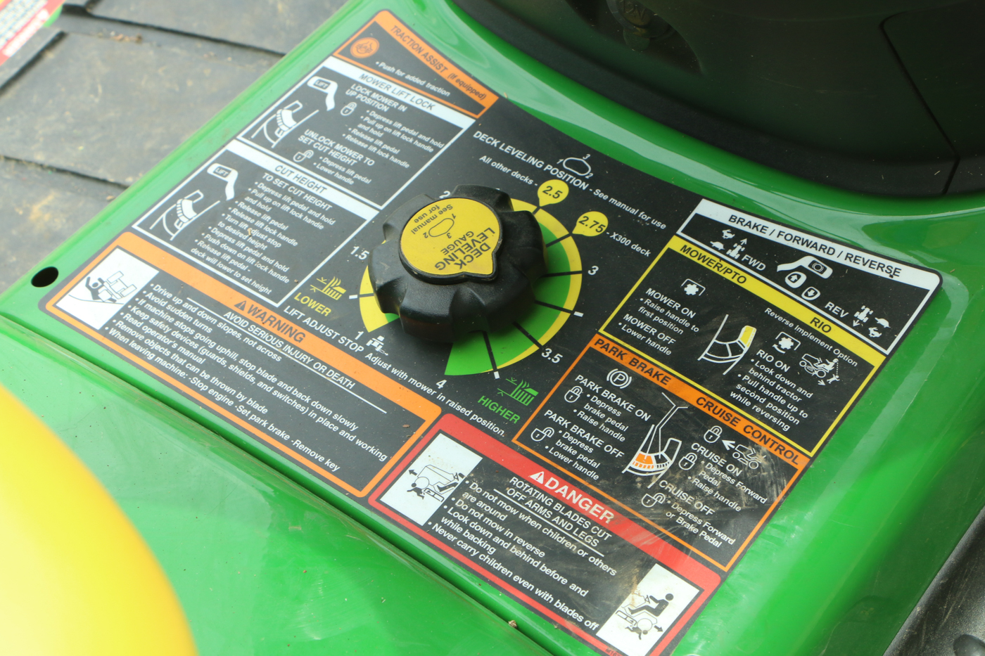 John Deere X500 Lawn Tractor