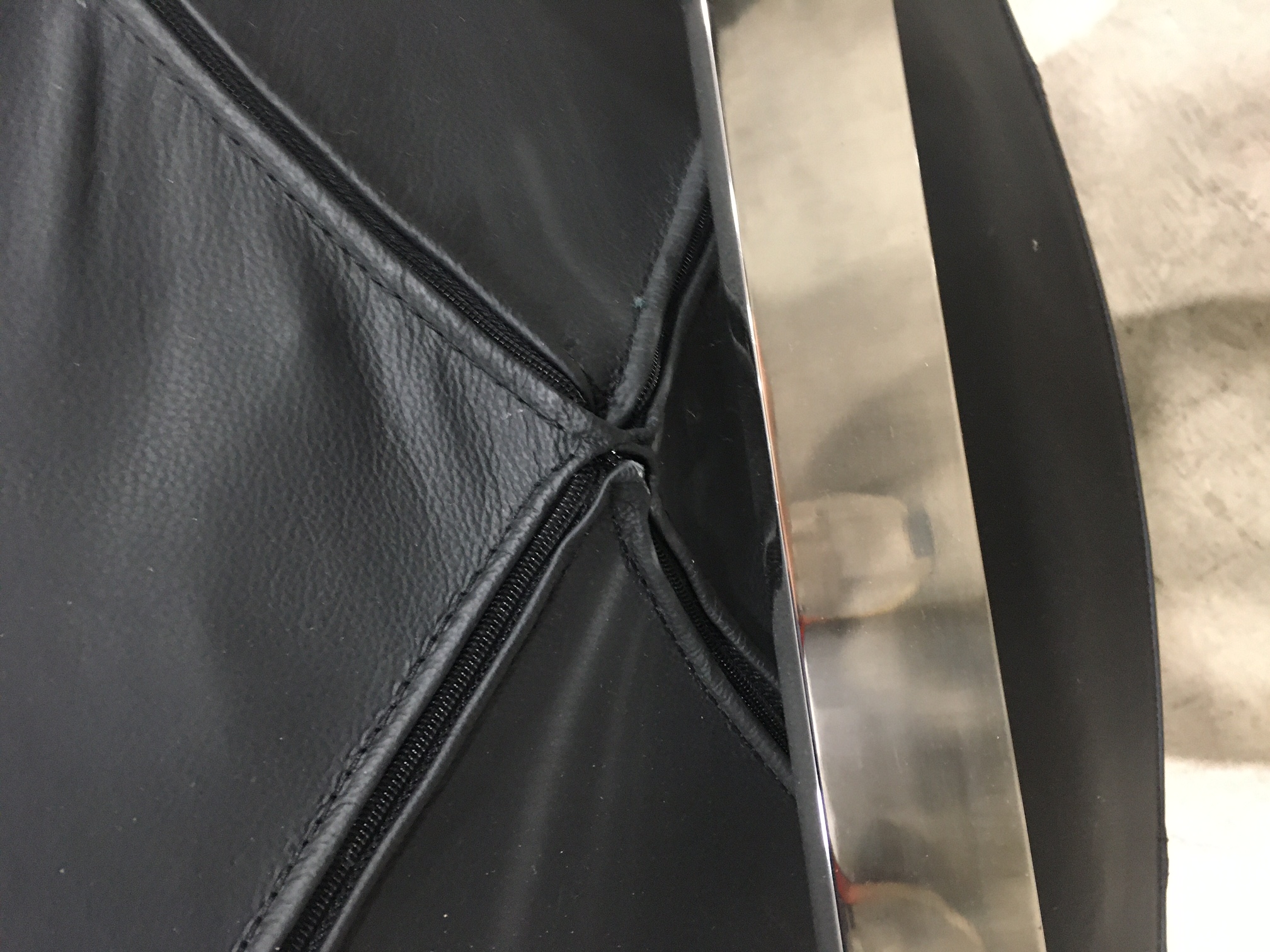 Contemporary Modern Cantilever Lounge Chair