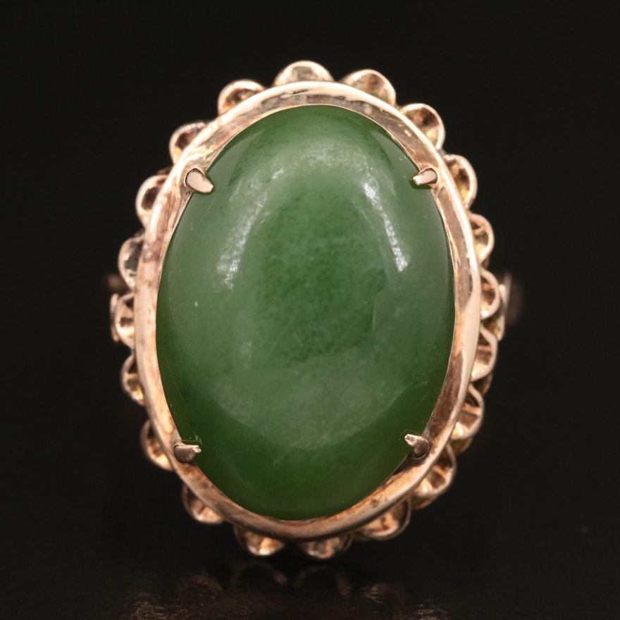 Vintage 14K Nephrite Ring with Scalloped Edges