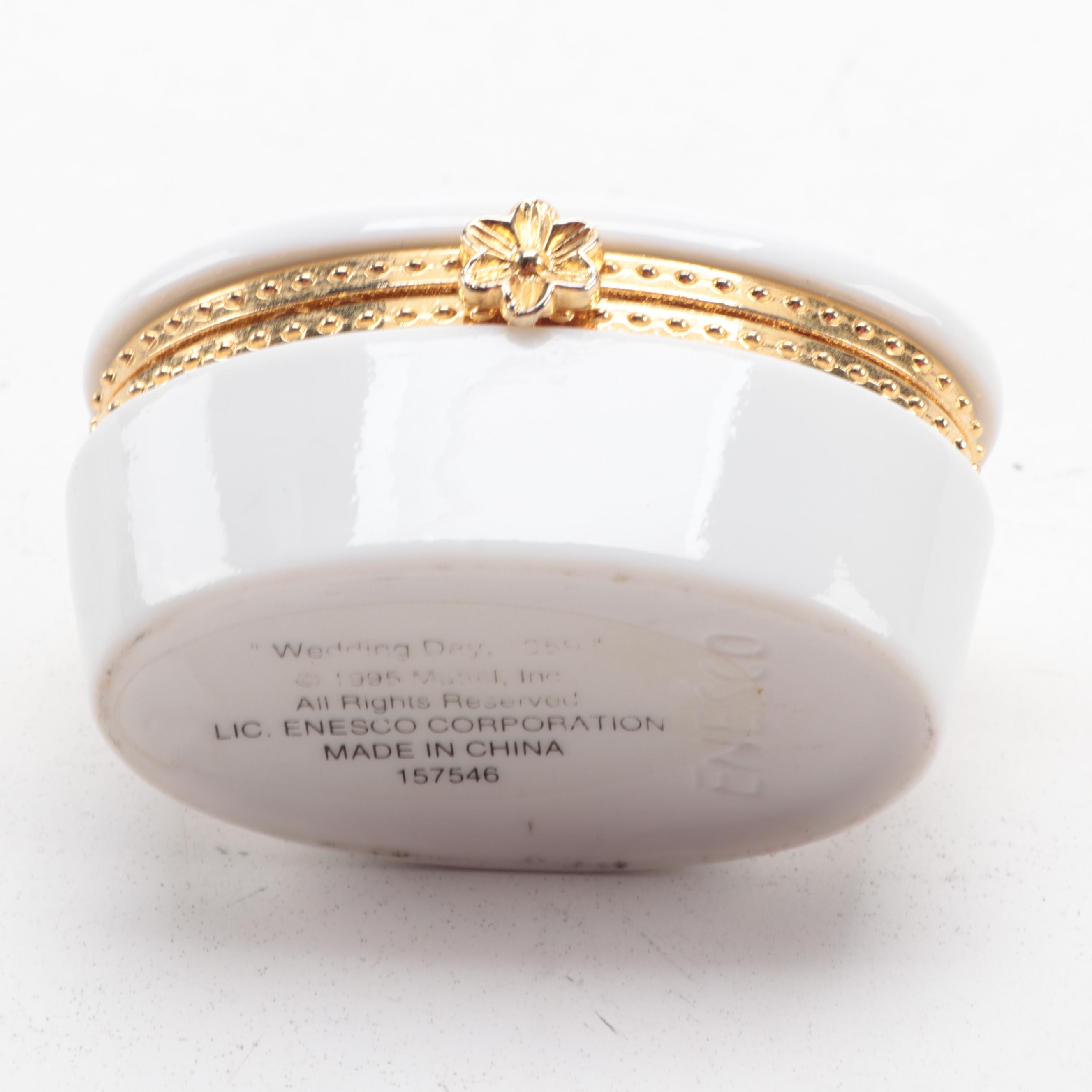 Mattel "Happy Holidays" 1996 Barbie with Barbie Greeting Cards and Trinket Box