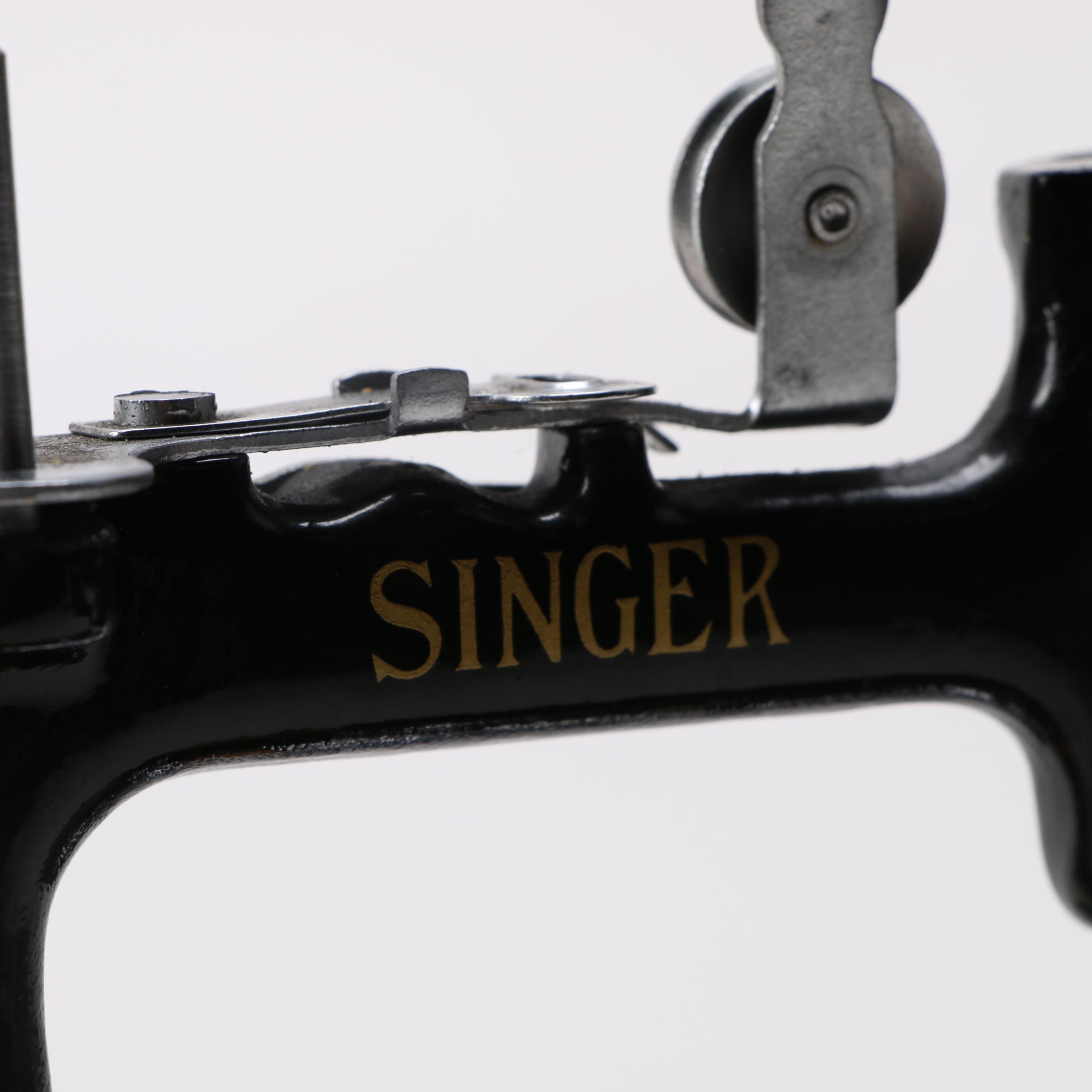 Singer Model 20 Portable Sewing Machine with Wood Case