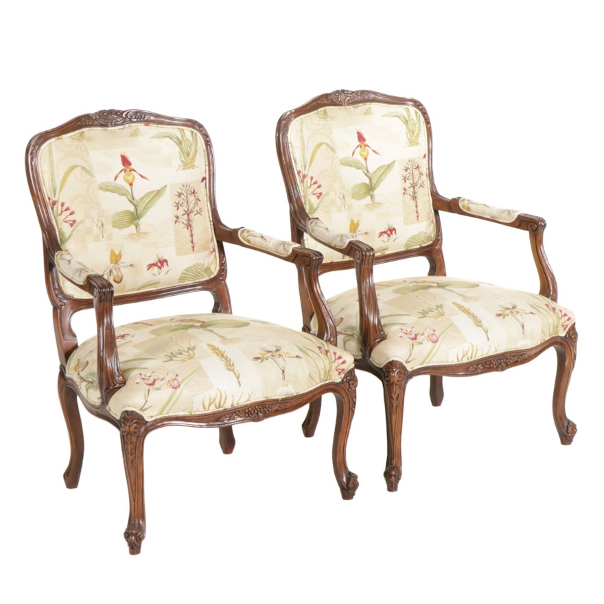 Pair of Hickory Chair Louis XV Style Carved Walnut Fauteuils, Late 20th Century