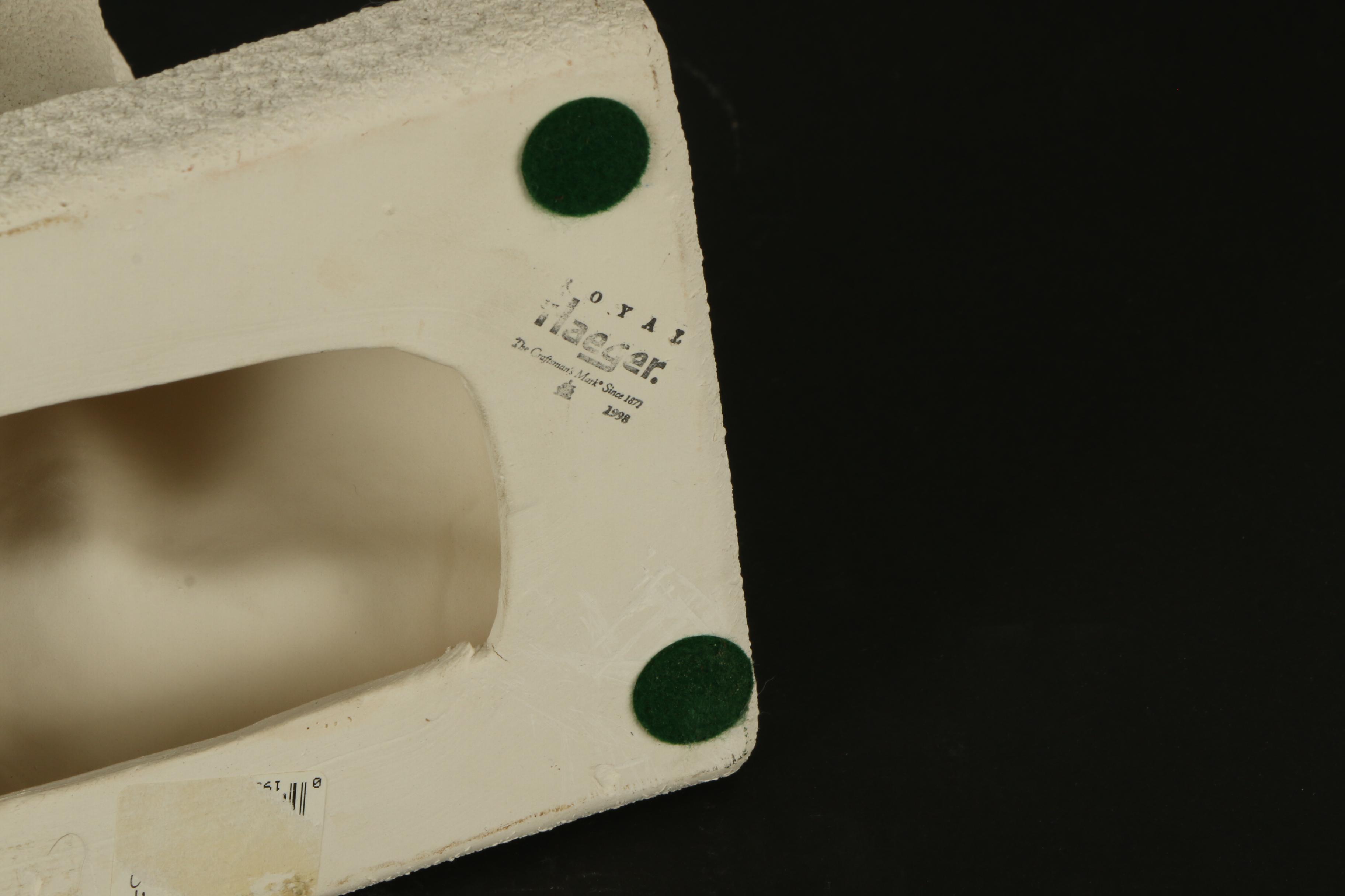 Royal Haeger Pottery Nude Woman Resting on Her Knees Sculpture, 1998